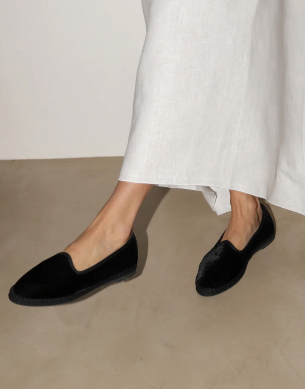 MANEBI X ALEX RIVIÈRE Friulane Demi in Velluto di Seta Black