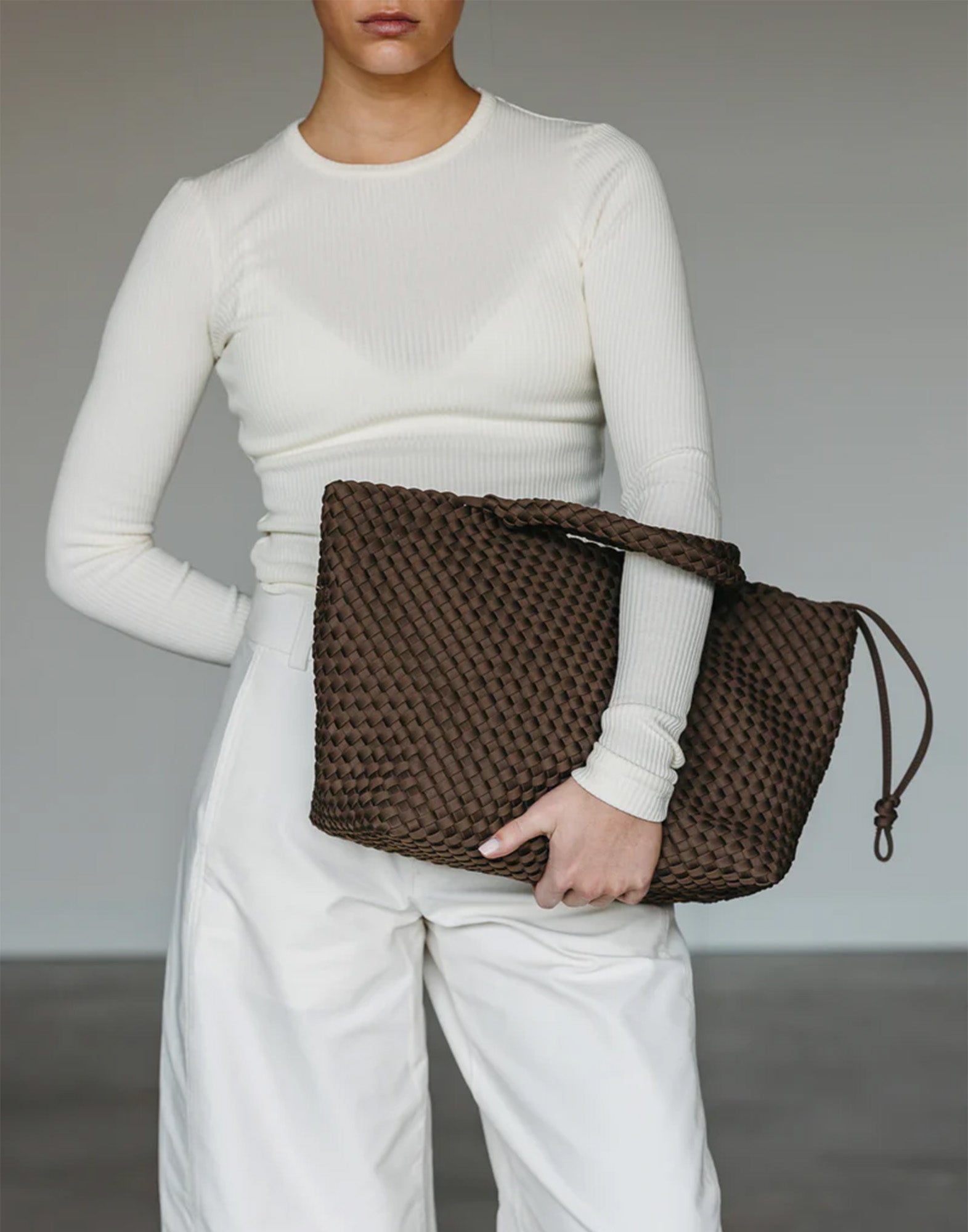 MARREA Shopping Media in Neoprene Intrecciato Coco Fresco