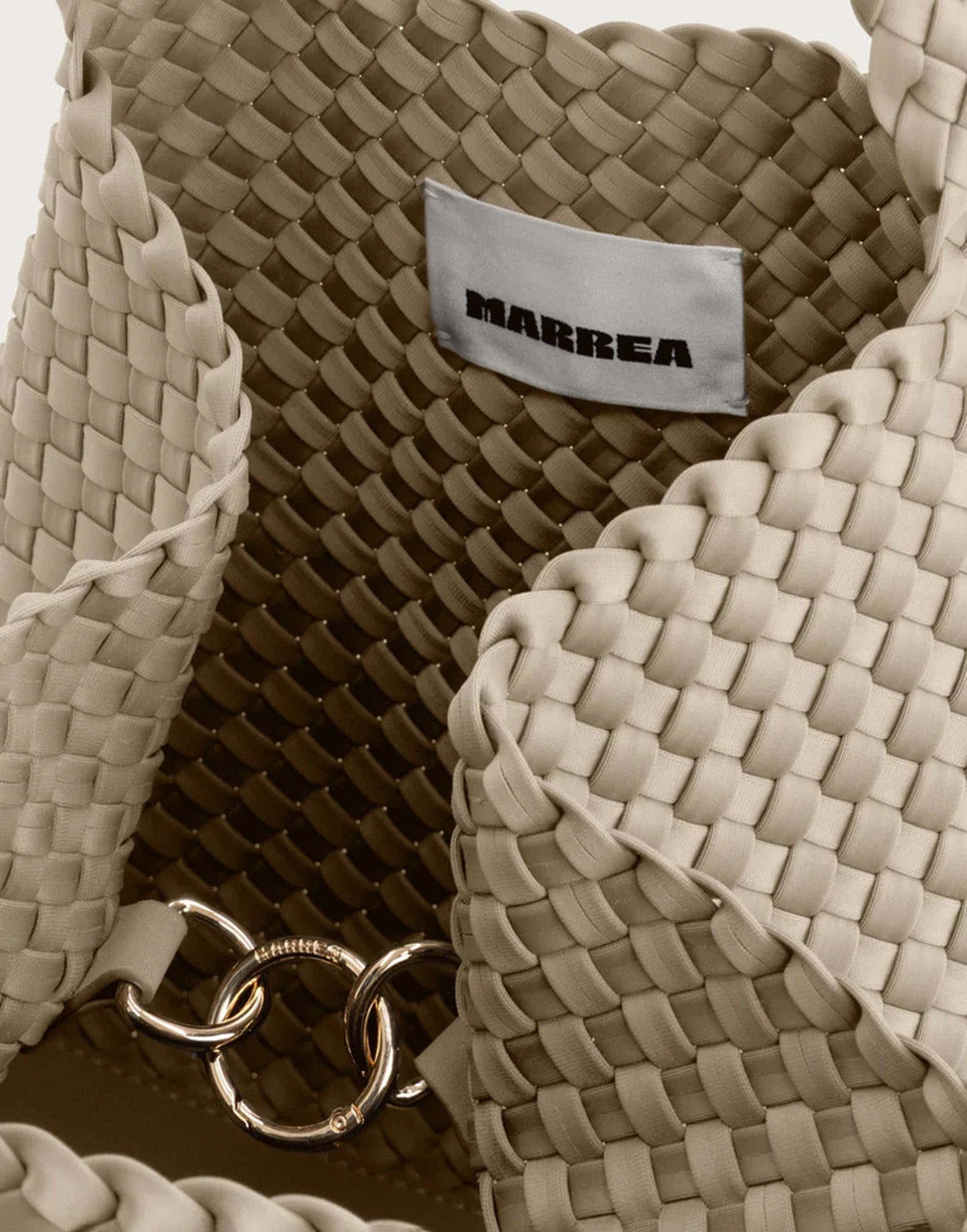 MARREA Shopping Media No Tan Lines