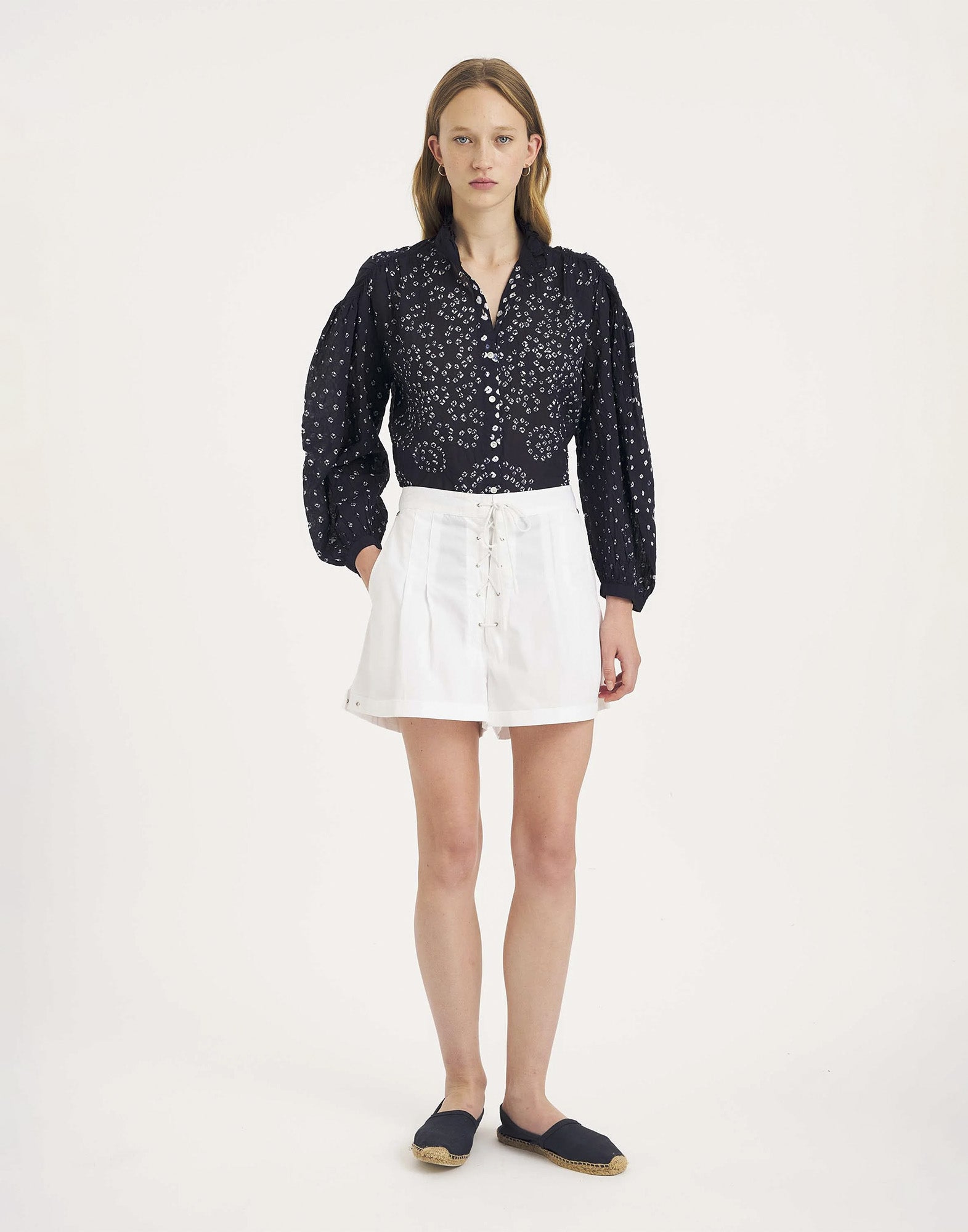 ANTIK BATIK Blusa in Voile di Cotone Bandhani Navy