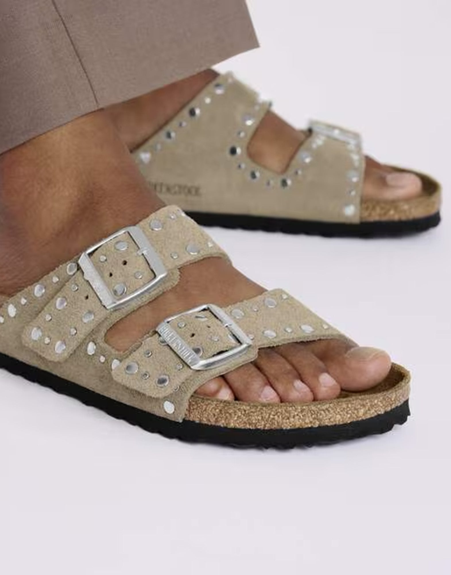BIRKENSTOCK Arizona Rivet in Pelle Scamosciata Taupe