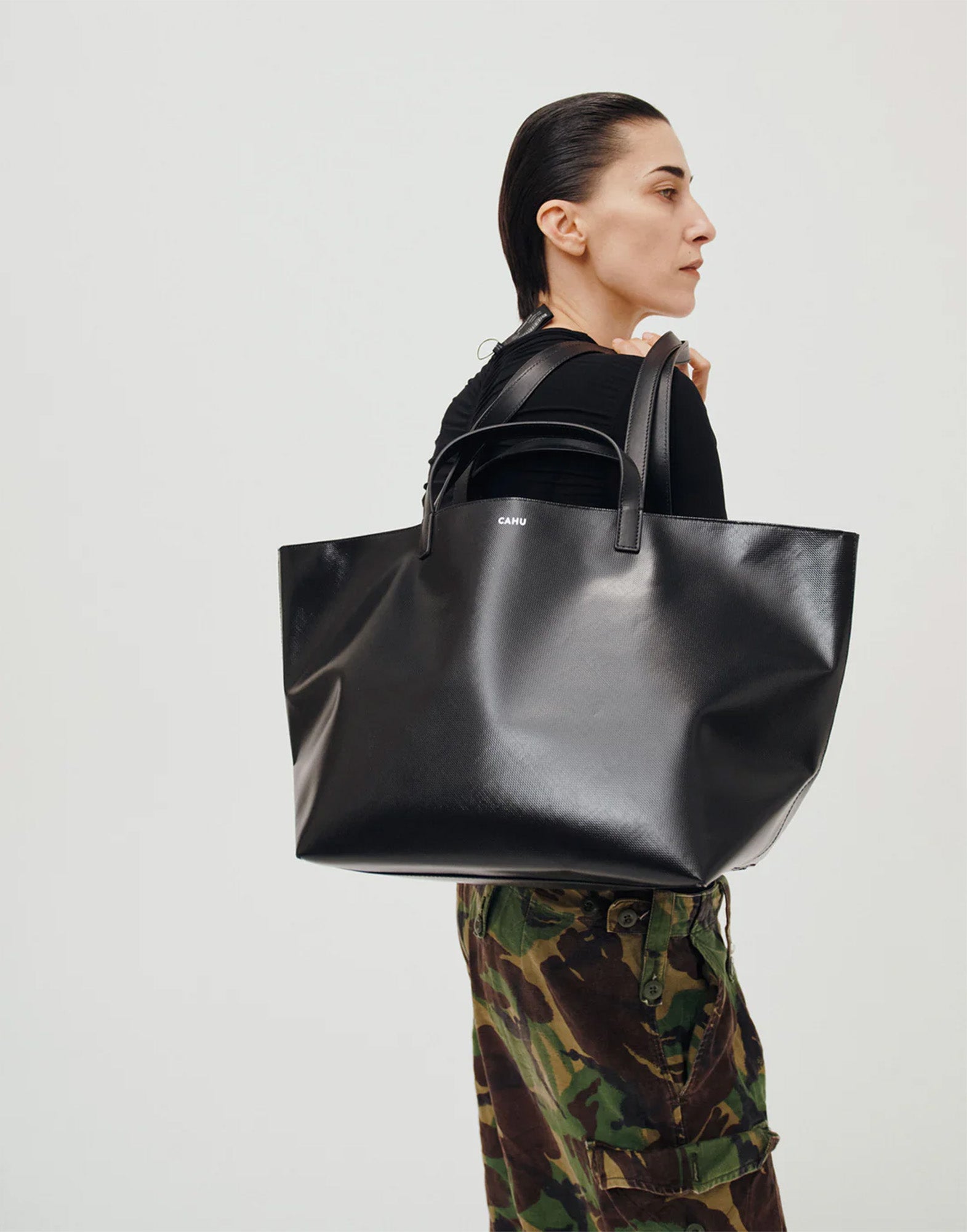 CAHU Borsa Le Pratique XM in PVC Black