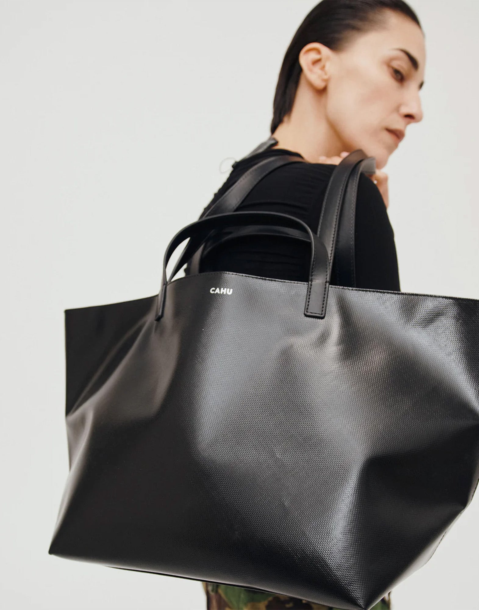 CAHU Borsa Le Pratique XM in PVC Black