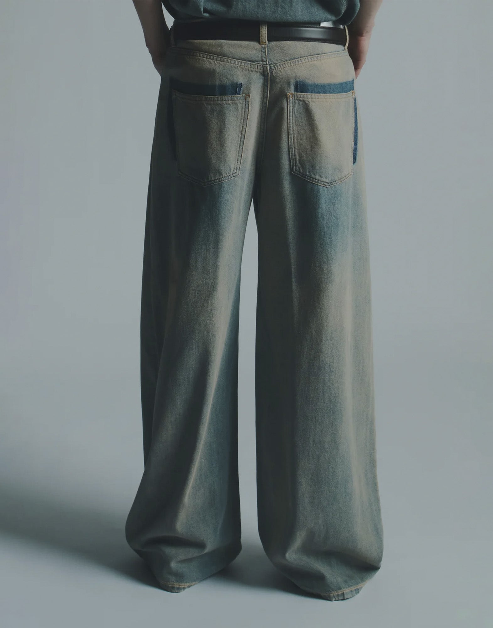 CIRCUS HOTEL Jeans Ampi con Strass Bleach Denim Wash