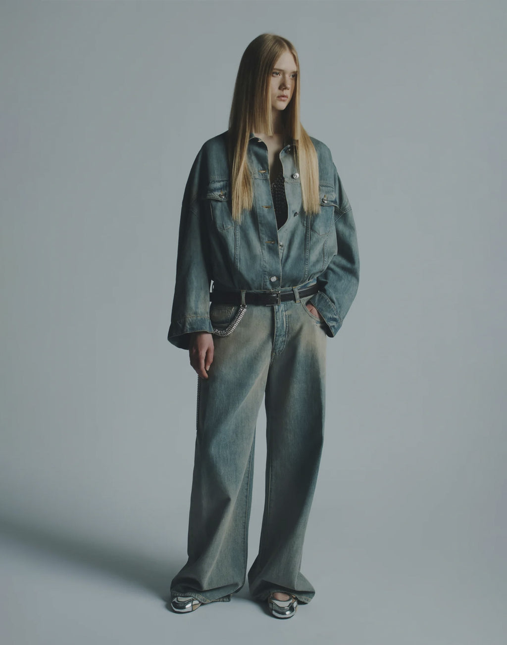 CIRCUS HOTEL Jeans Ampi con Strass Bleach Denim Wash