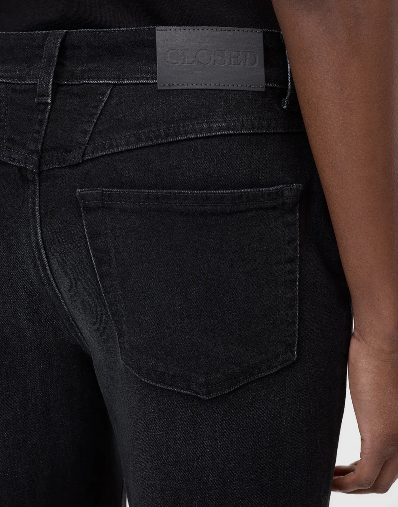 CLOSED Milo Jeans Straight Fit in Denim Nero Stretch