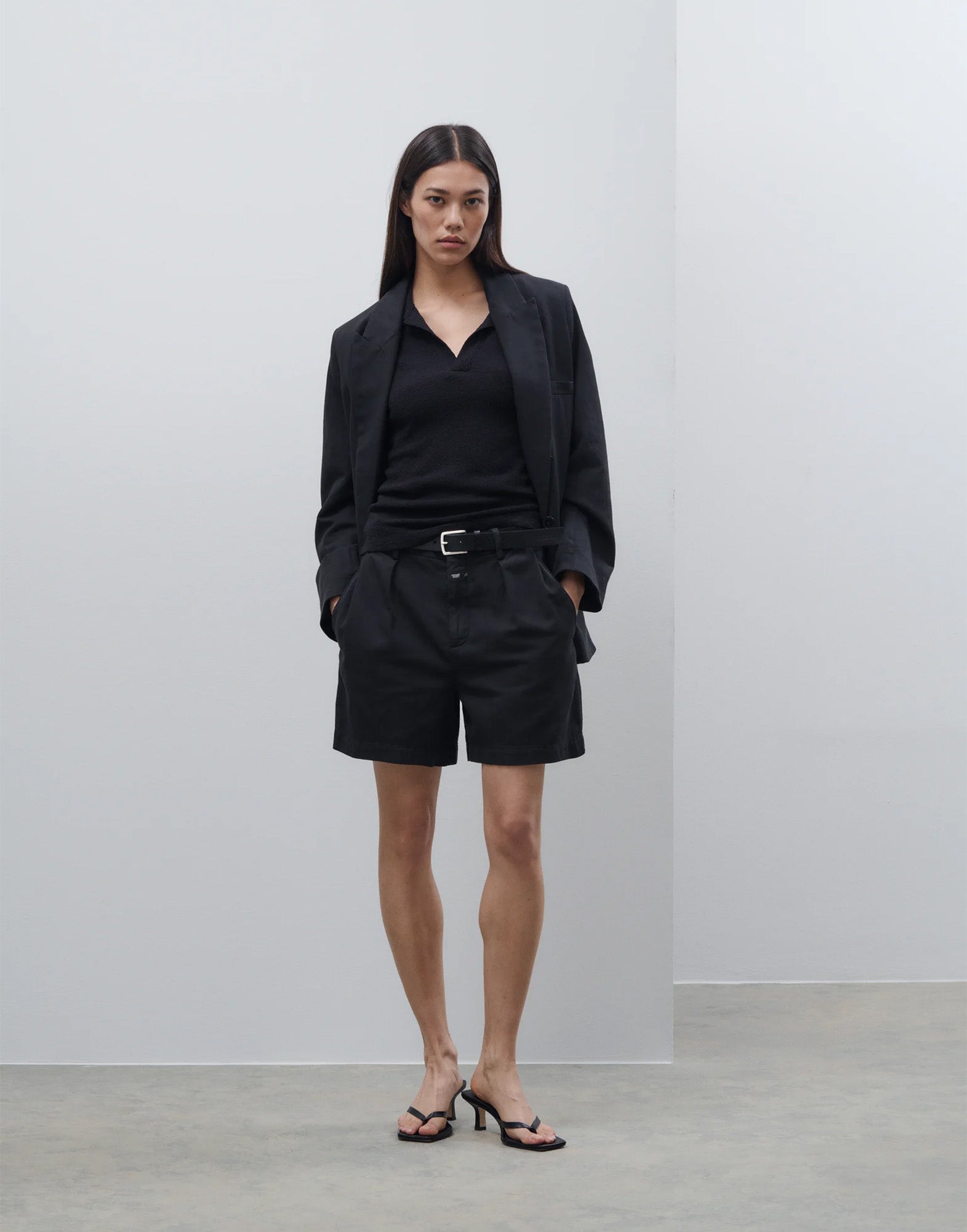 CLOSED Revyl Shorts in Cotone e Lino con Pinces Neri