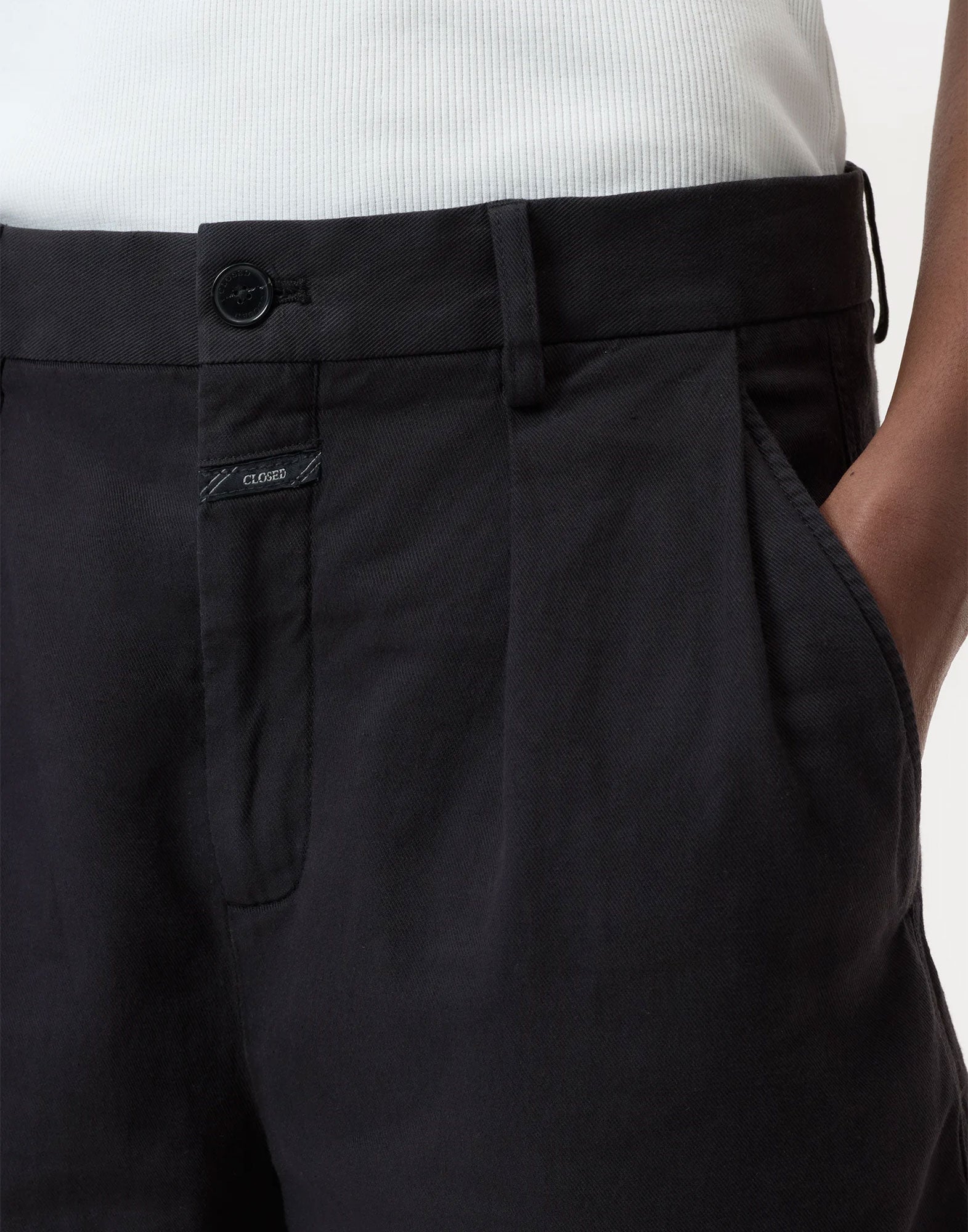 CLOSED Revyl Shorts in Cotone e Lino con Pinces Neri