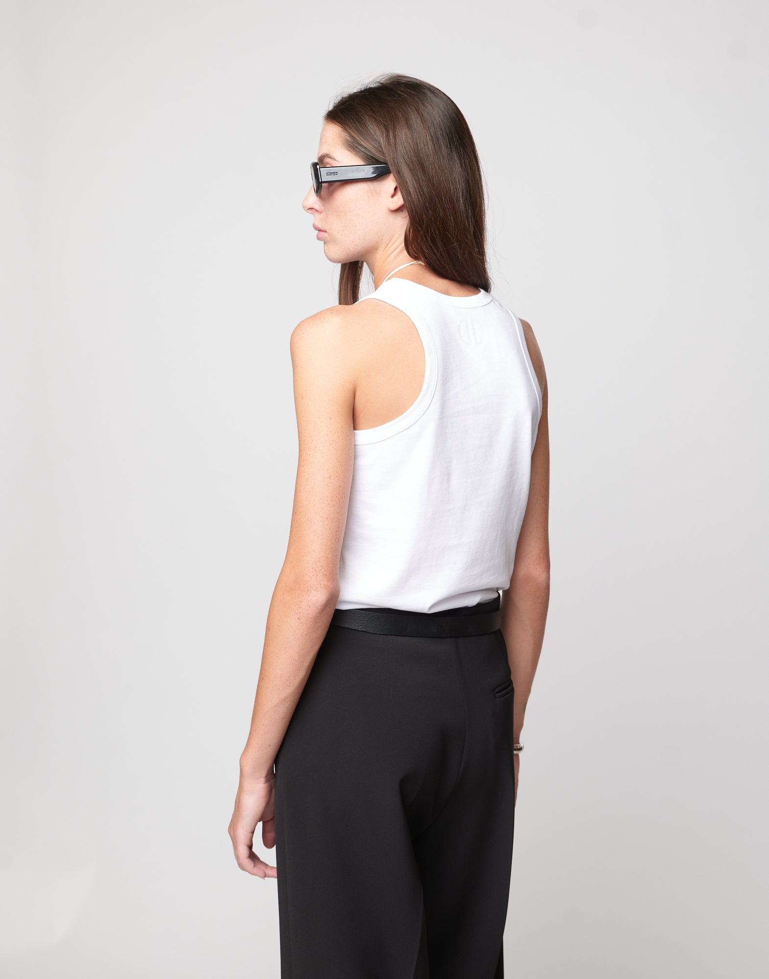 DOUUOD Top Tank Smanicato Logo DD Off White