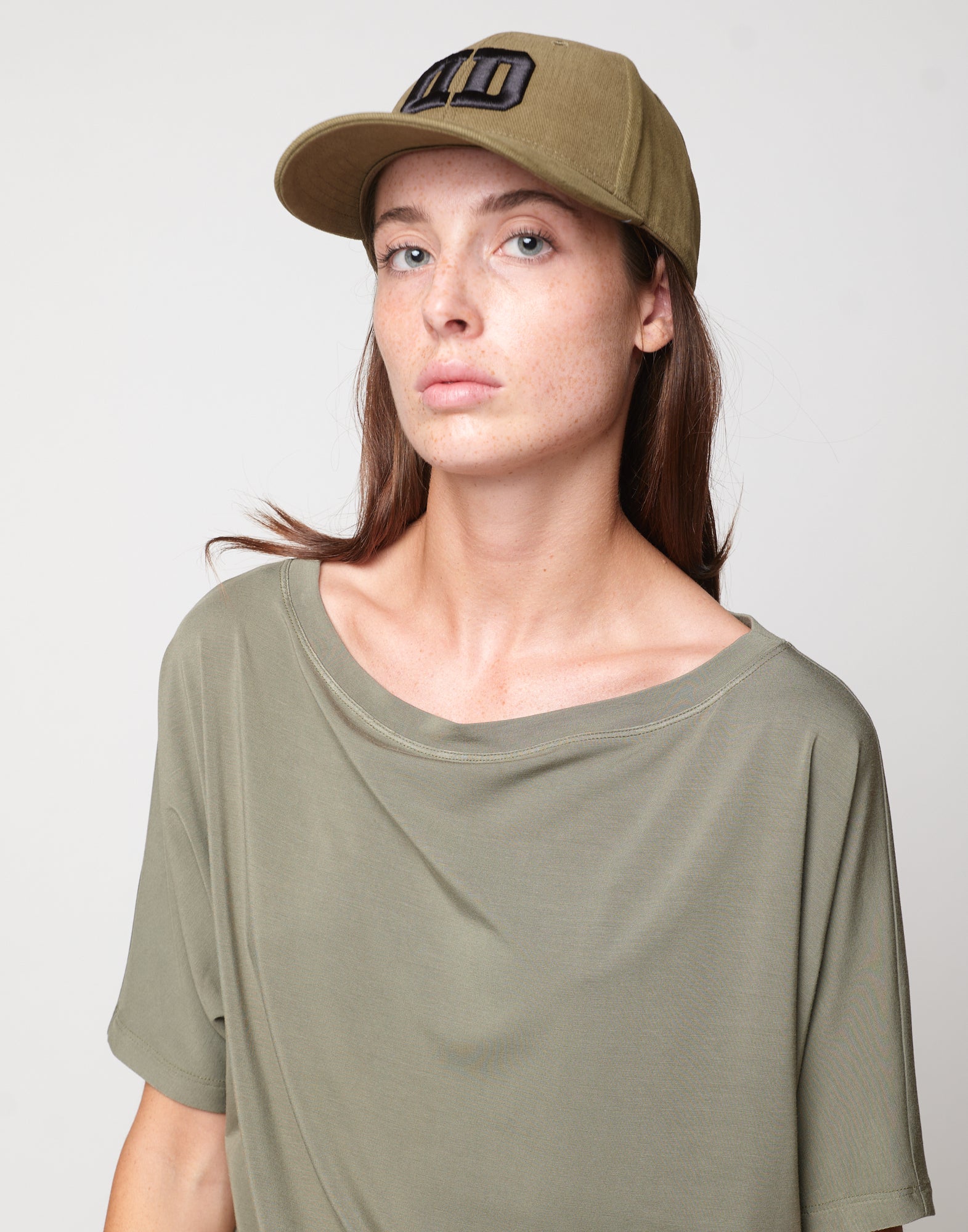 DOUUOD T-shirt Kimono in Bamboo Militare