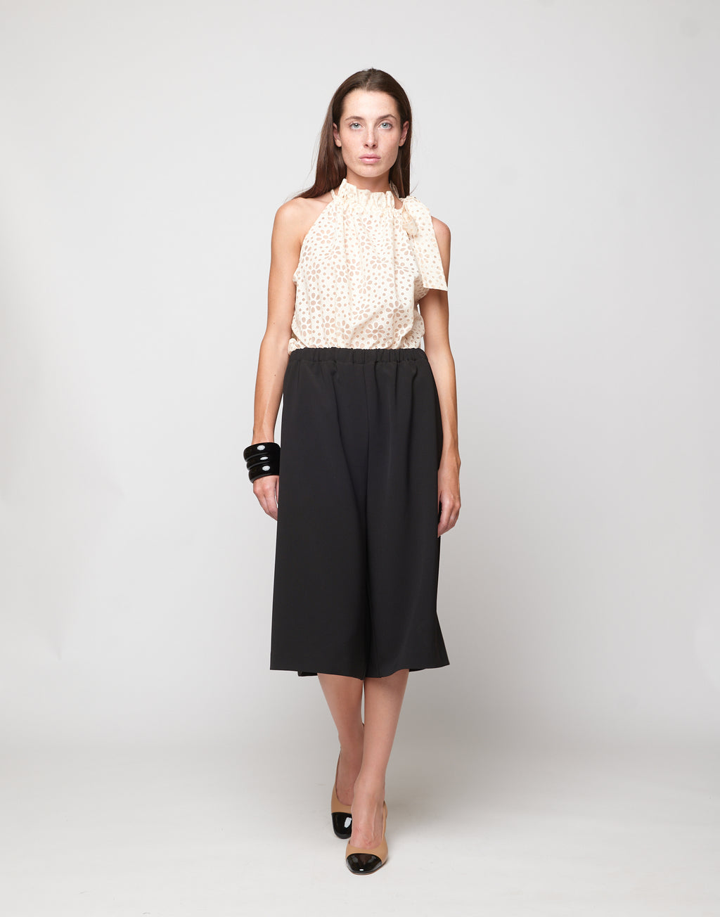 DOUUOD Top Halter Arricciato con Nastro in Daisy Devorè Cipria