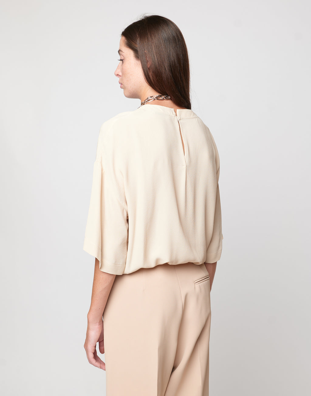 DOUUOD T-shirt in Crepe de Chine Sabbia