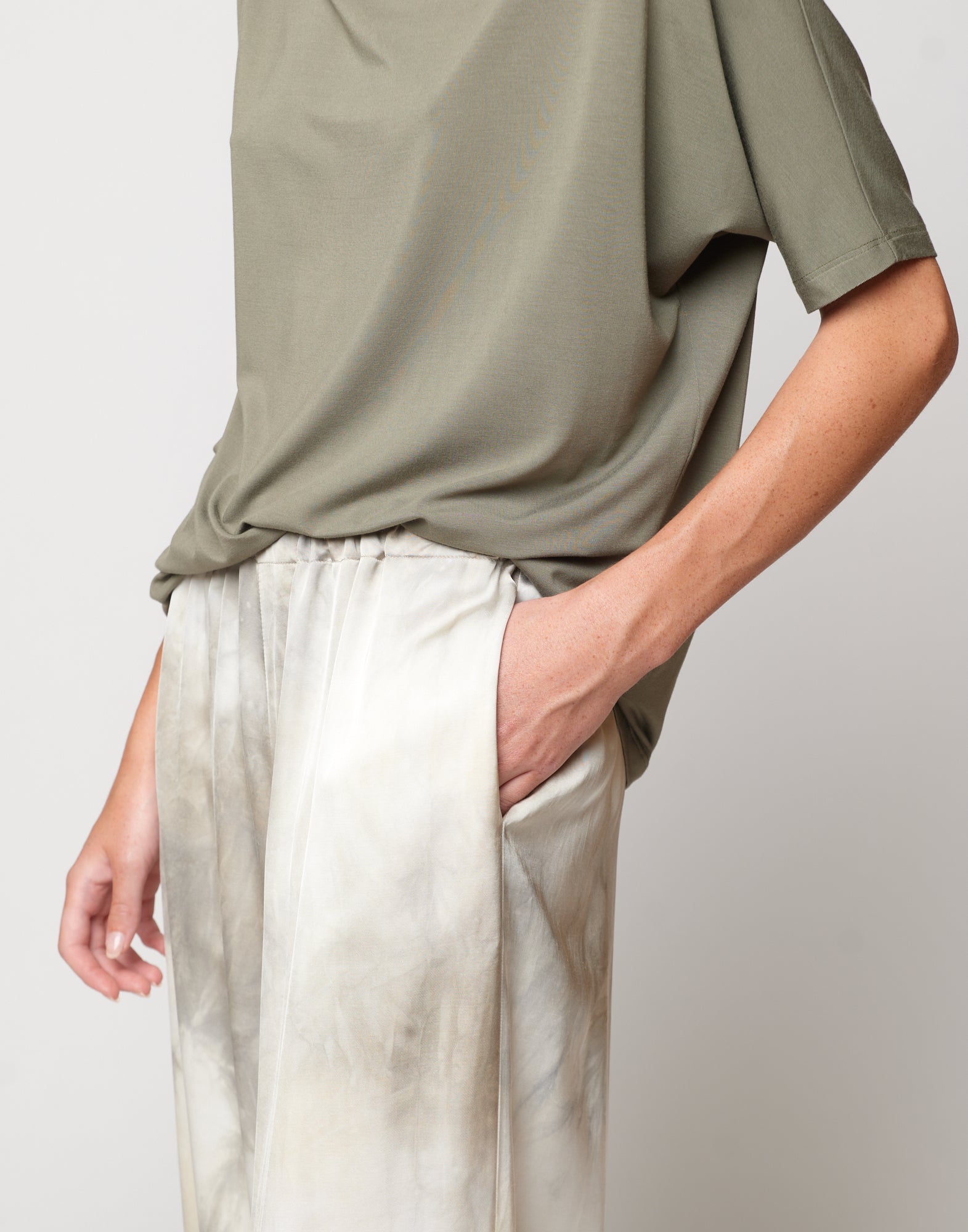DOUUOD Pantaloni Wide-Leg in Viscosa Tie-Dye Pomice