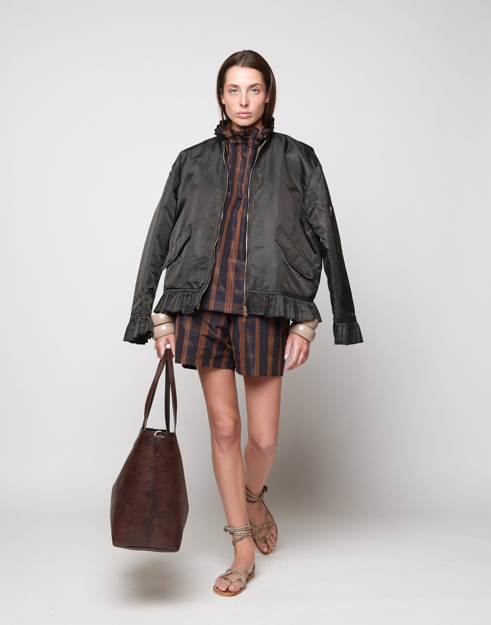 DOUUOD Top Halter Arricciato con Nastro in Taffetà Madras Nero/Gianduia