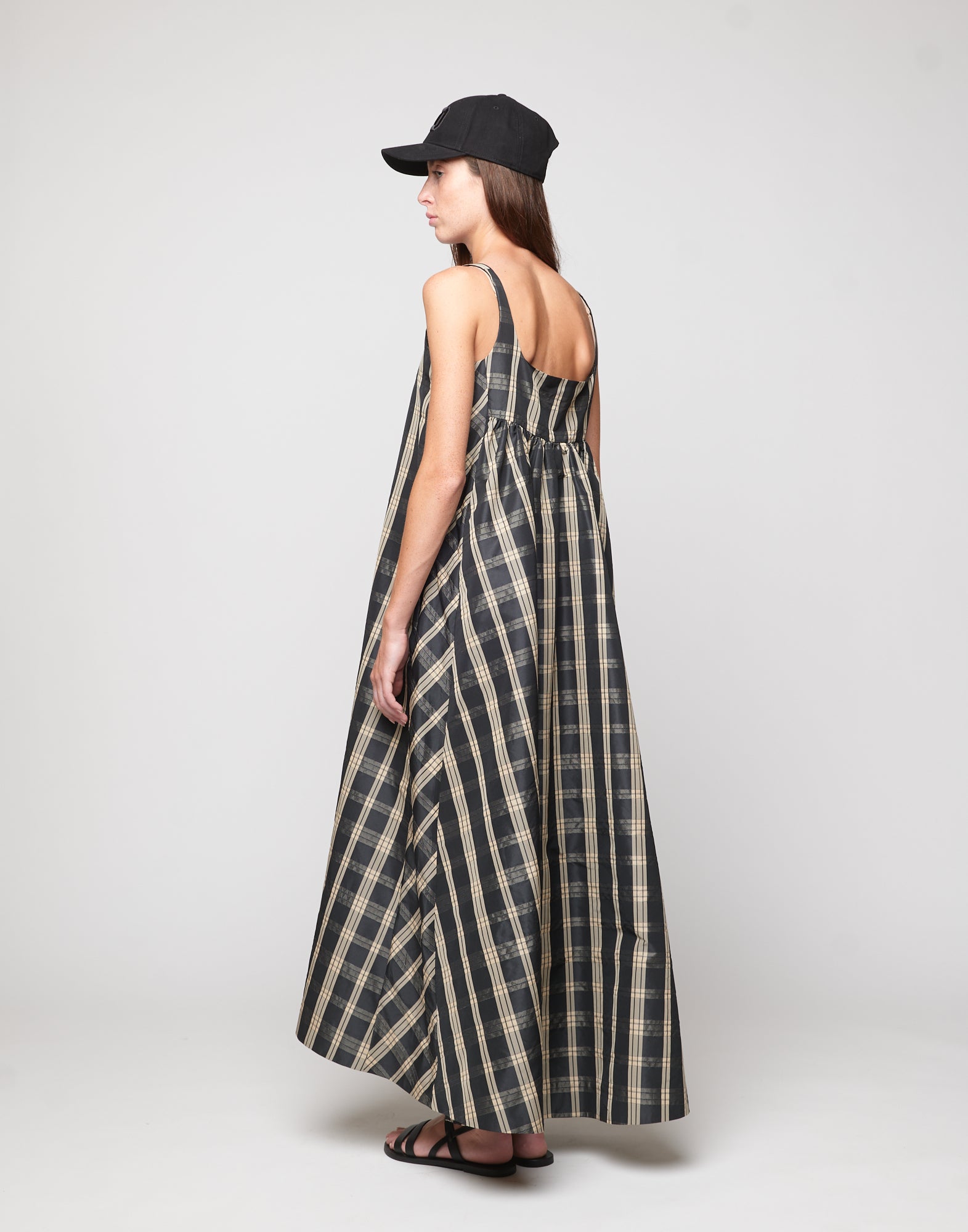 DOUUOD Abito Lungo in Taffetà Madras Nero/Sabbia