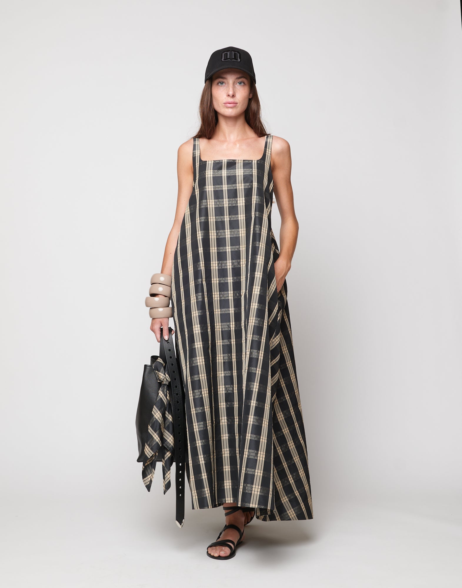 DOUUOD Abito Lungo in Taffetà Madras Nero/Sabbia