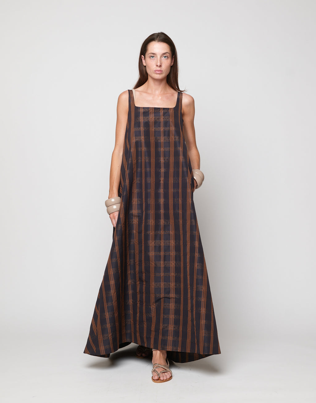 DOUUOD Abito Lungo in Taffetà Madras Nero/Gianduia