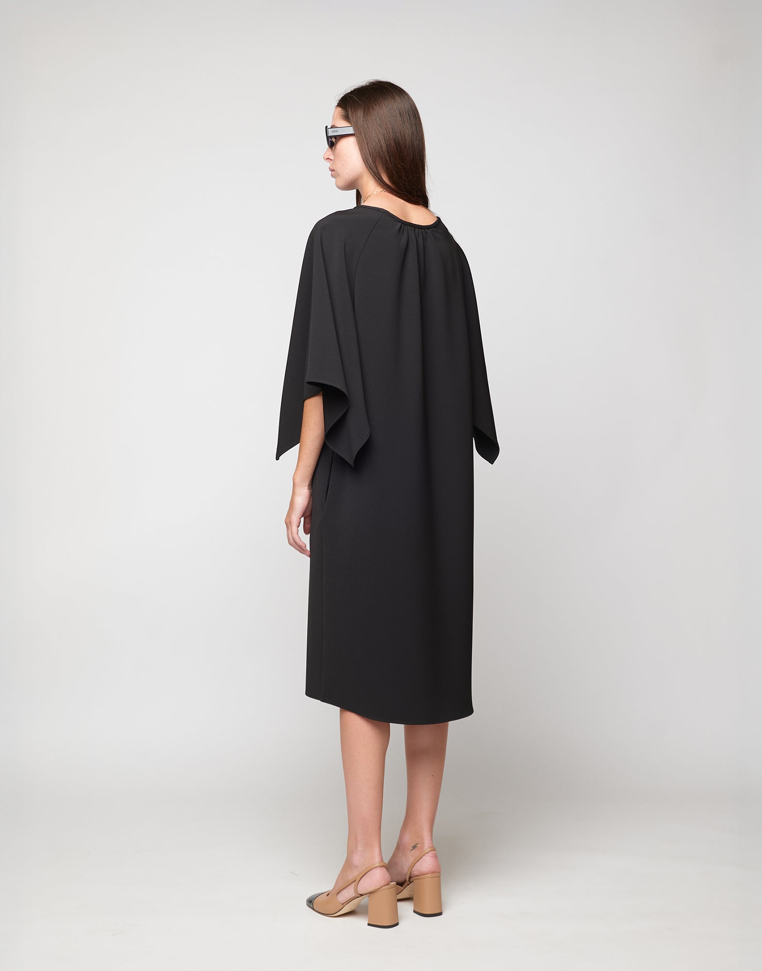 DOUUOD Abito Manica Farfalla in Crepe Sablé Comfort Nero