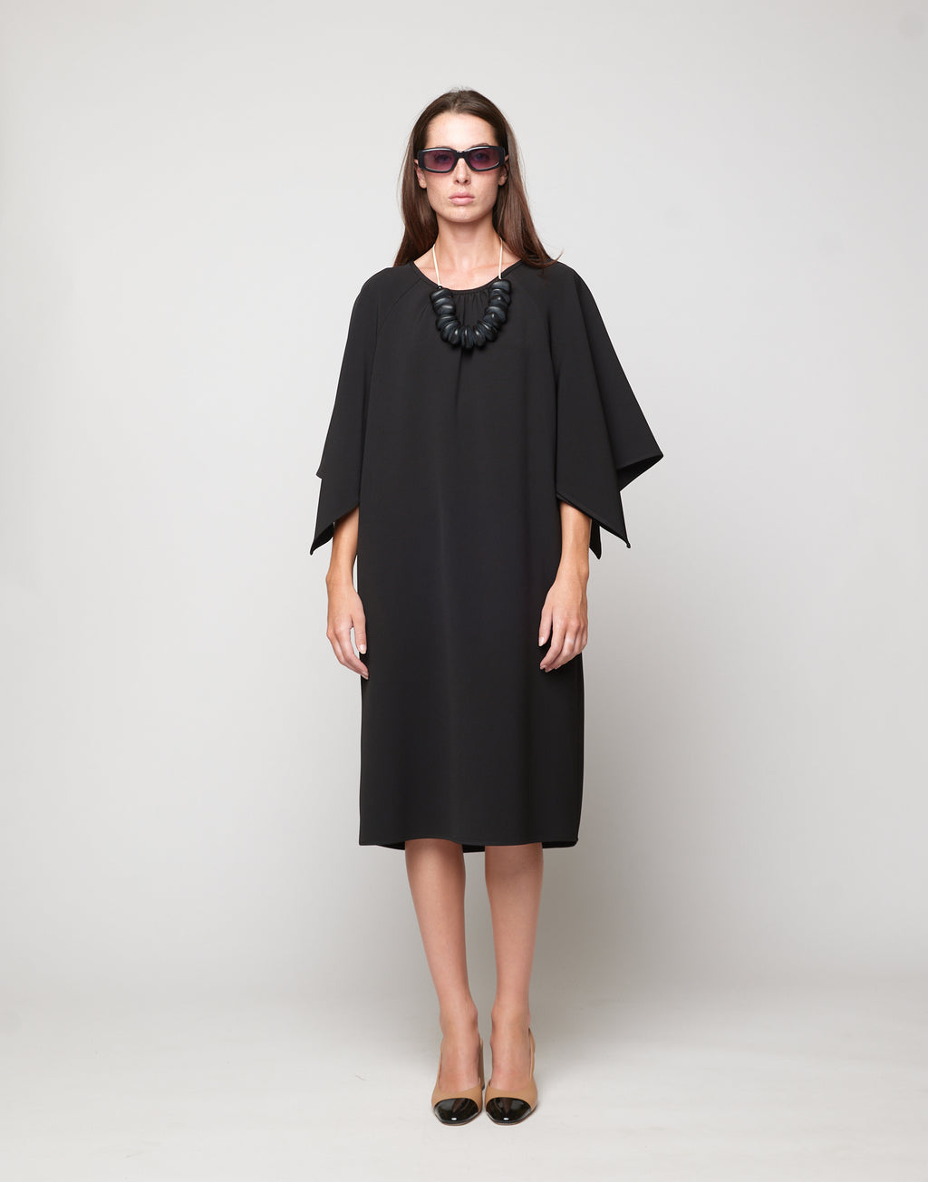 DOUUOD Abito Manica Farfalla in Crepe Sablé Comfort Nero