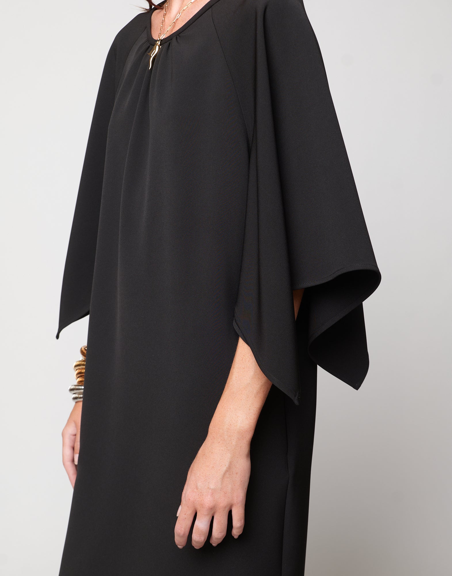 DOUUOD Abito Manica Farfalla in Crepe Sablé Comfort Nero