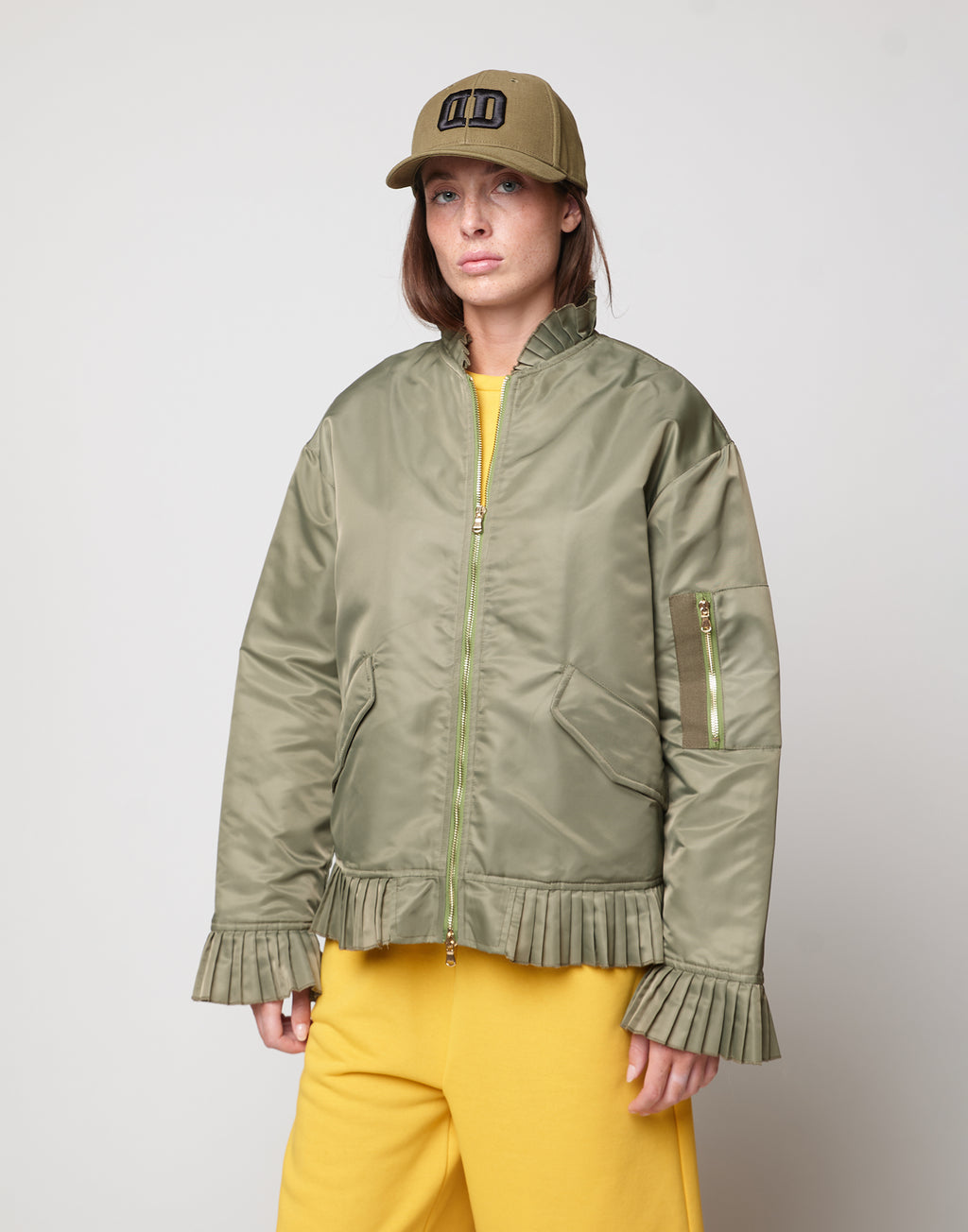 DOUUOD Bomber in Tecno Raso con Dettagli Plissé Salvia