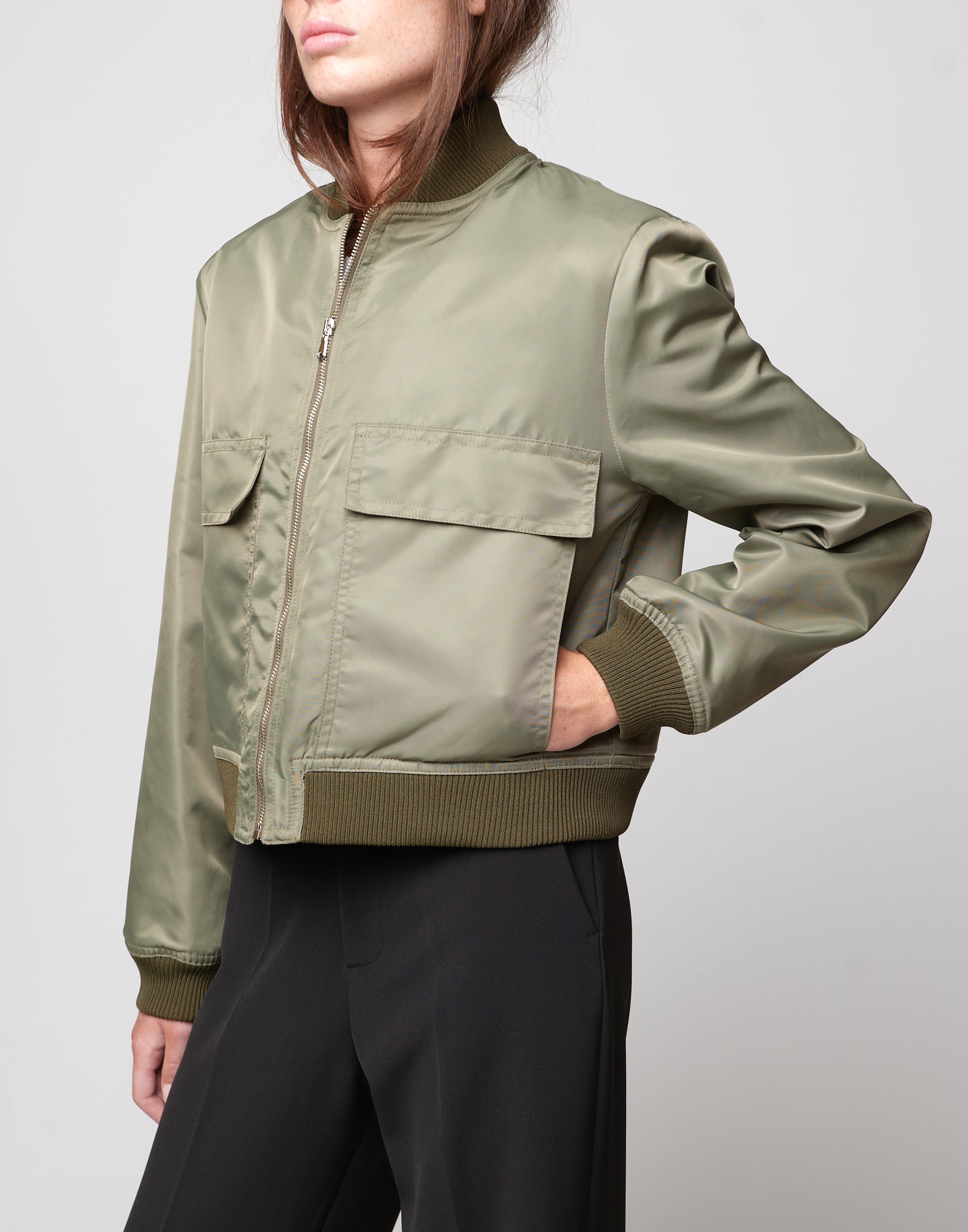 DOUUOD Bomber Corto in Tecno Raso Salvia