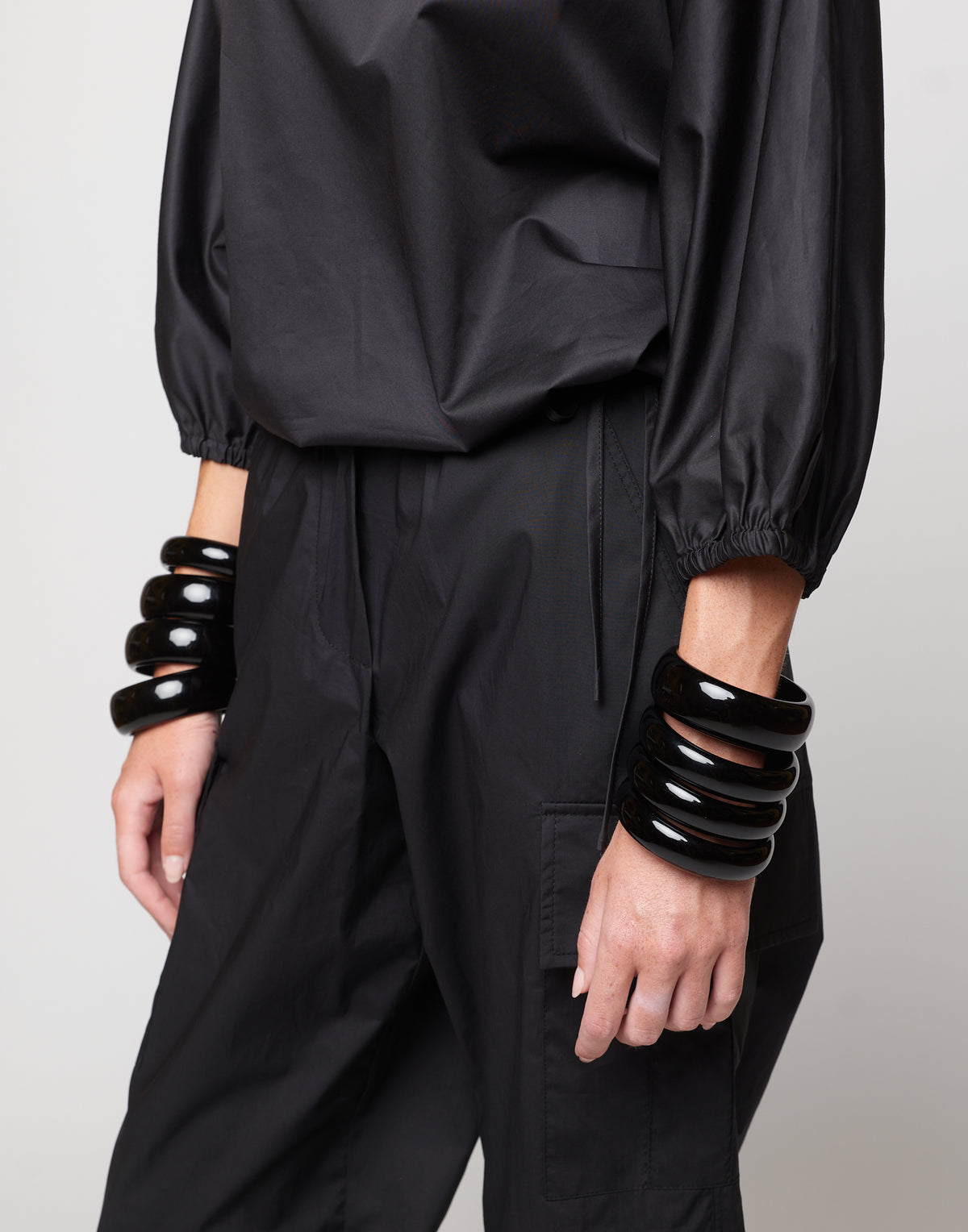 DOUUOD Bracelet large en plexi noir brillant
