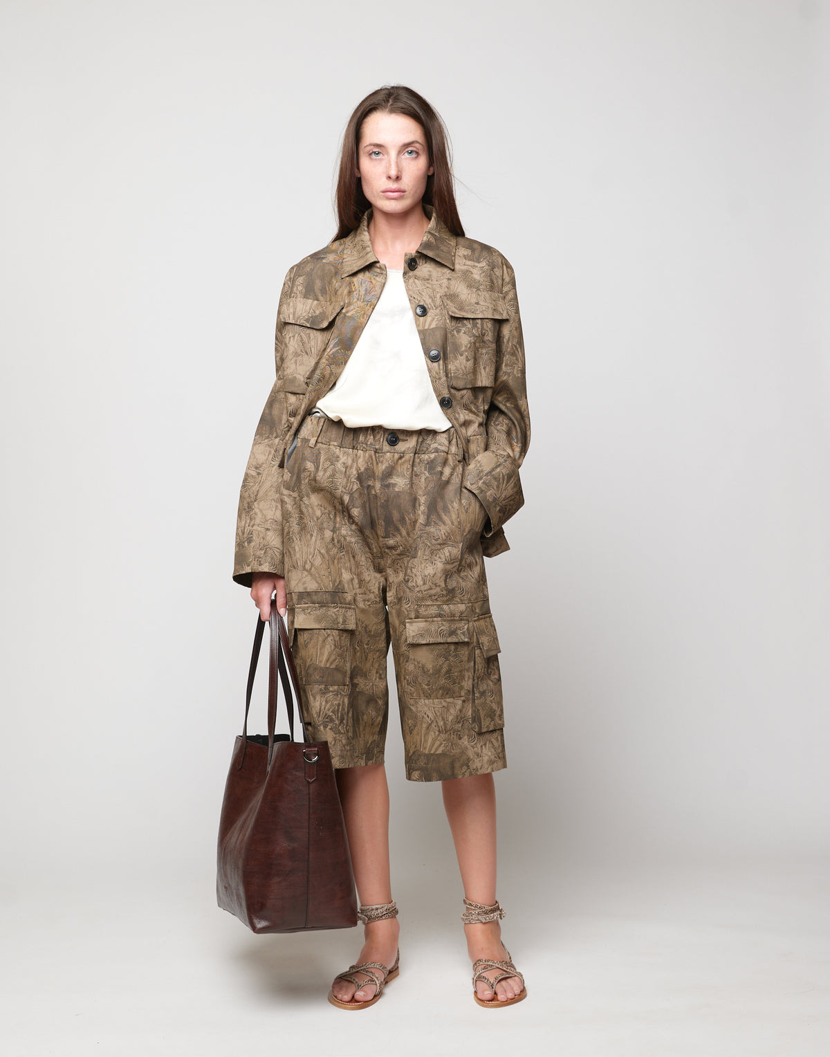Grand sac cabas DOUUOD en cuir foulonné lavé marron foncé