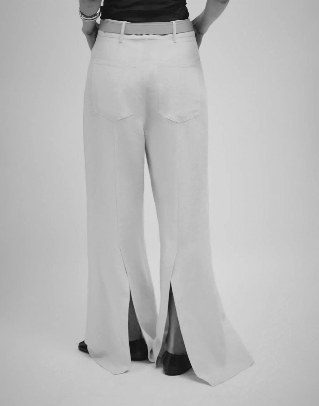 ERIKA CAVALLINI Pantaloni con Spacco in Viscosa e Lino Neri