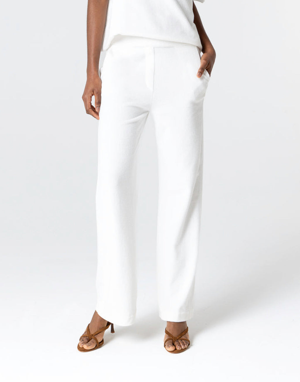 MAJESTIC FILATURES Pantaloni Milk in Spugna Latte