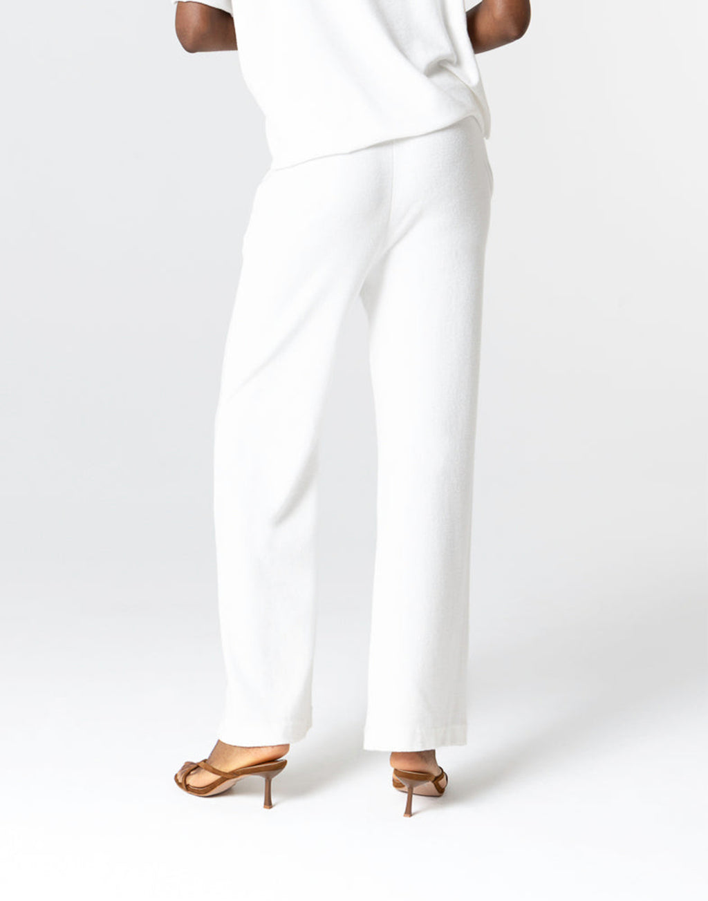 MAJESTIC FILATURES Pantaloni Milk in Spugna Latte