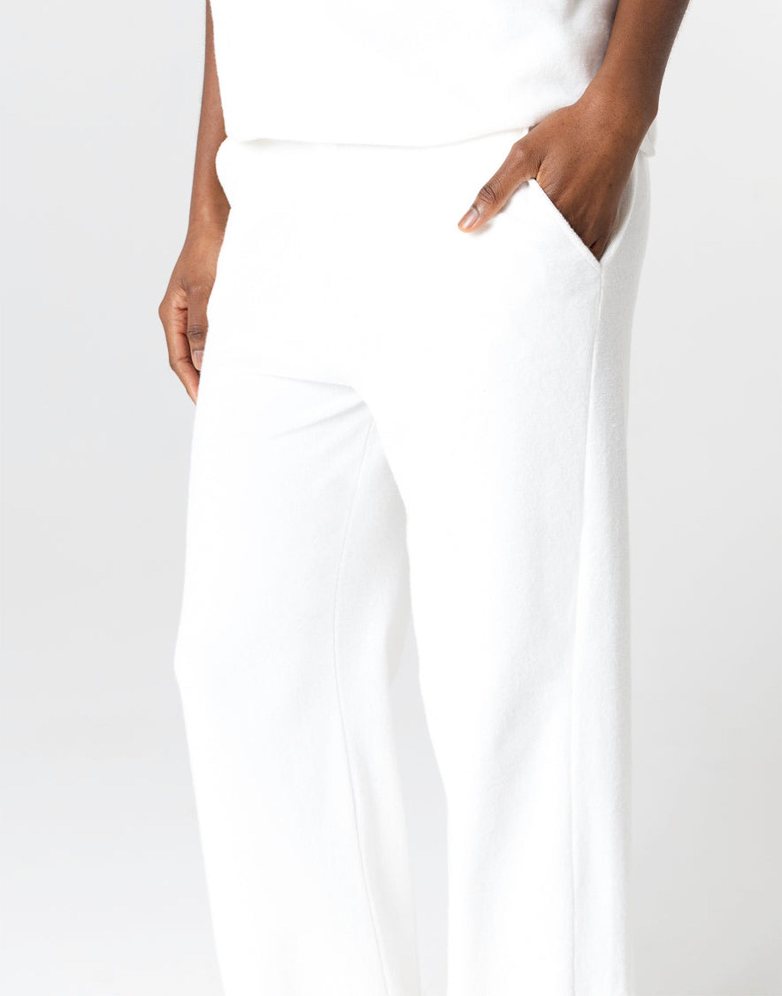 MAJESTIC FILATURES Pantaloni Milk in Spugna Latte