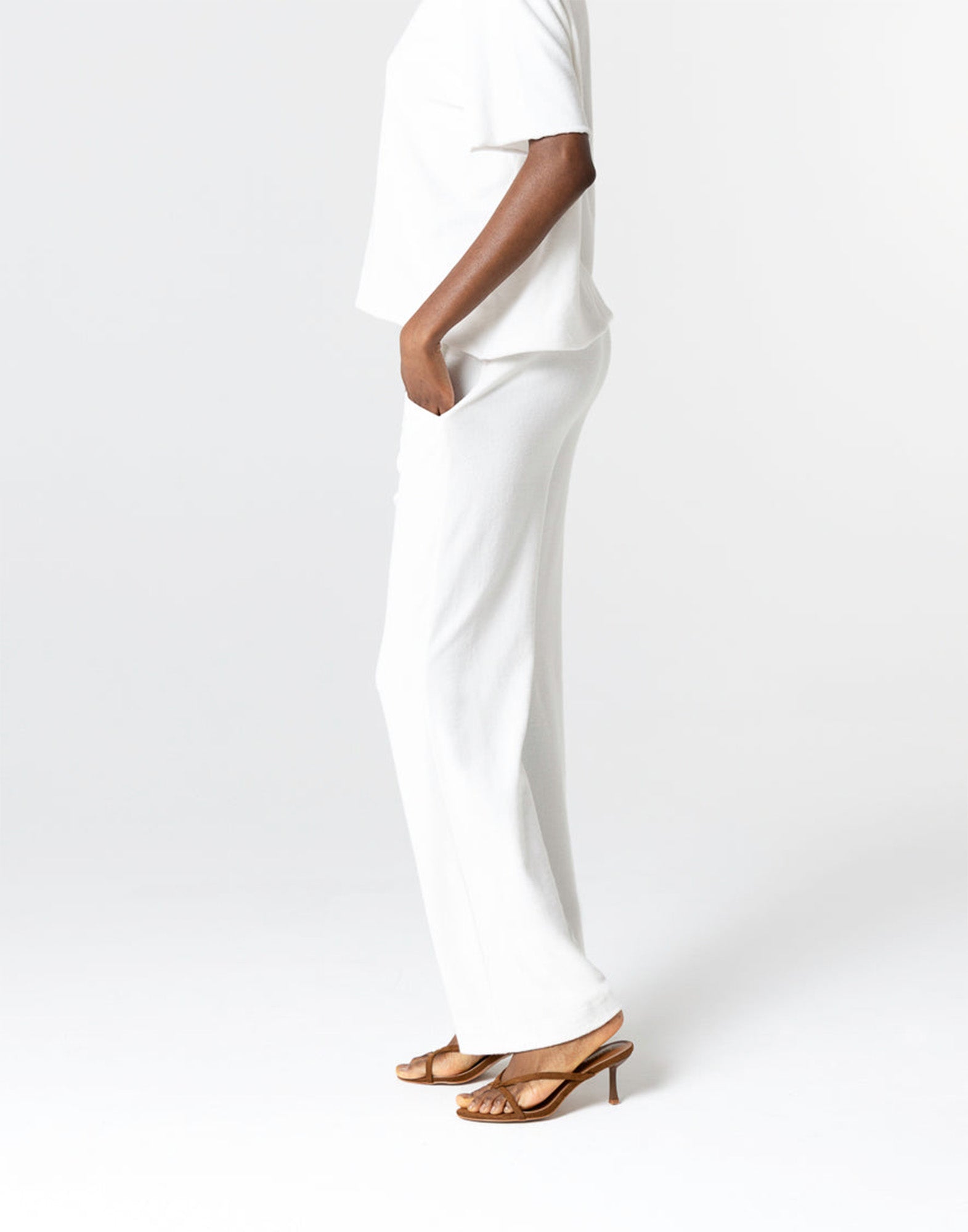 MAJESTIC FILATURES Pantaloni Milk in Spugna Latte