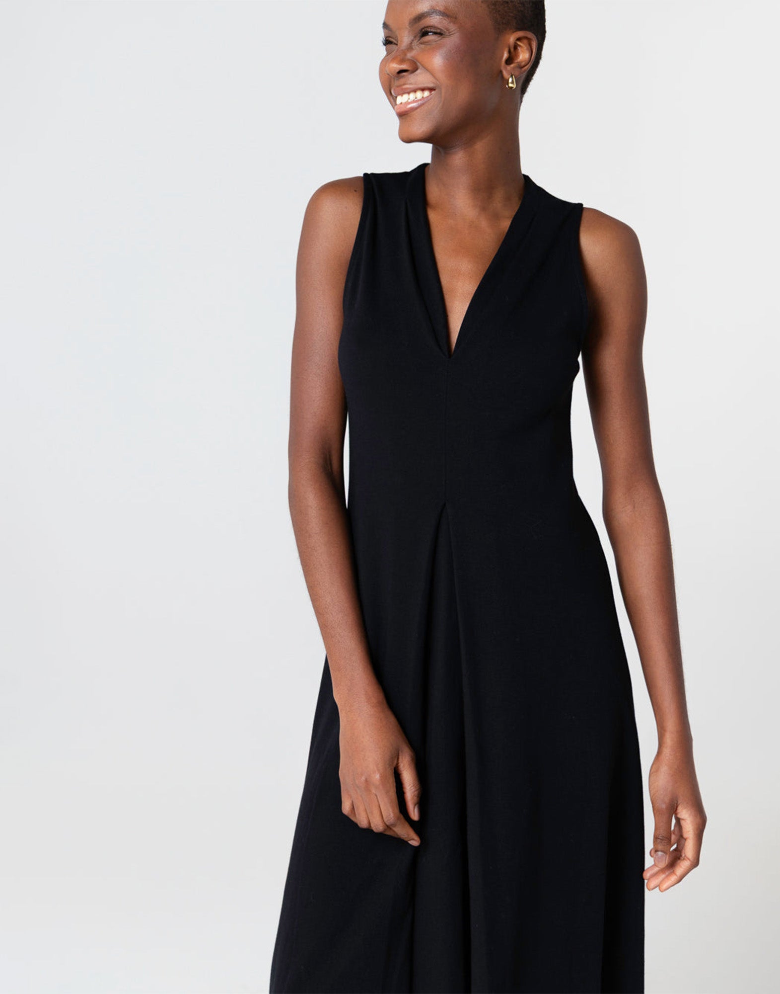 MAJESTIC FILATURES Abito Nero in Cotone Supima con Scollo a V