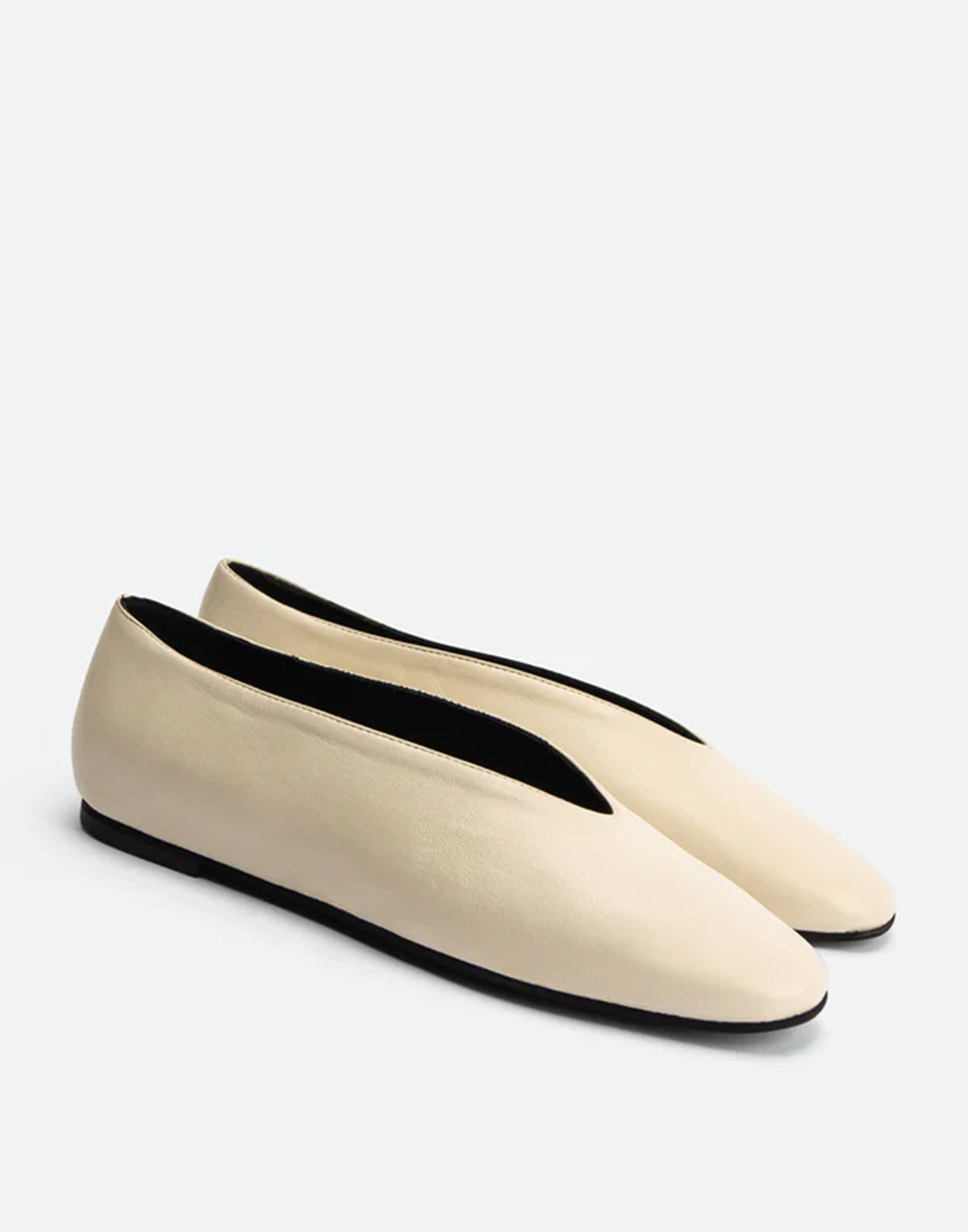 POEVE Ballerines Reese en nappa à bout amande ivoire