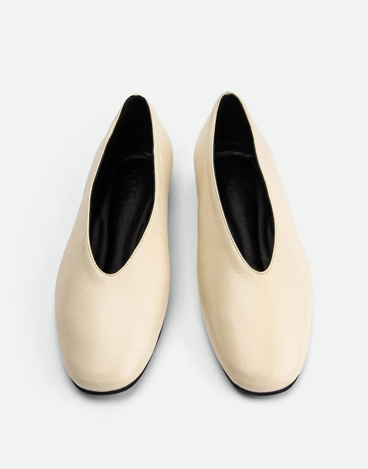 POEVE Ballerines Reese en nappa à bout amande ivoire