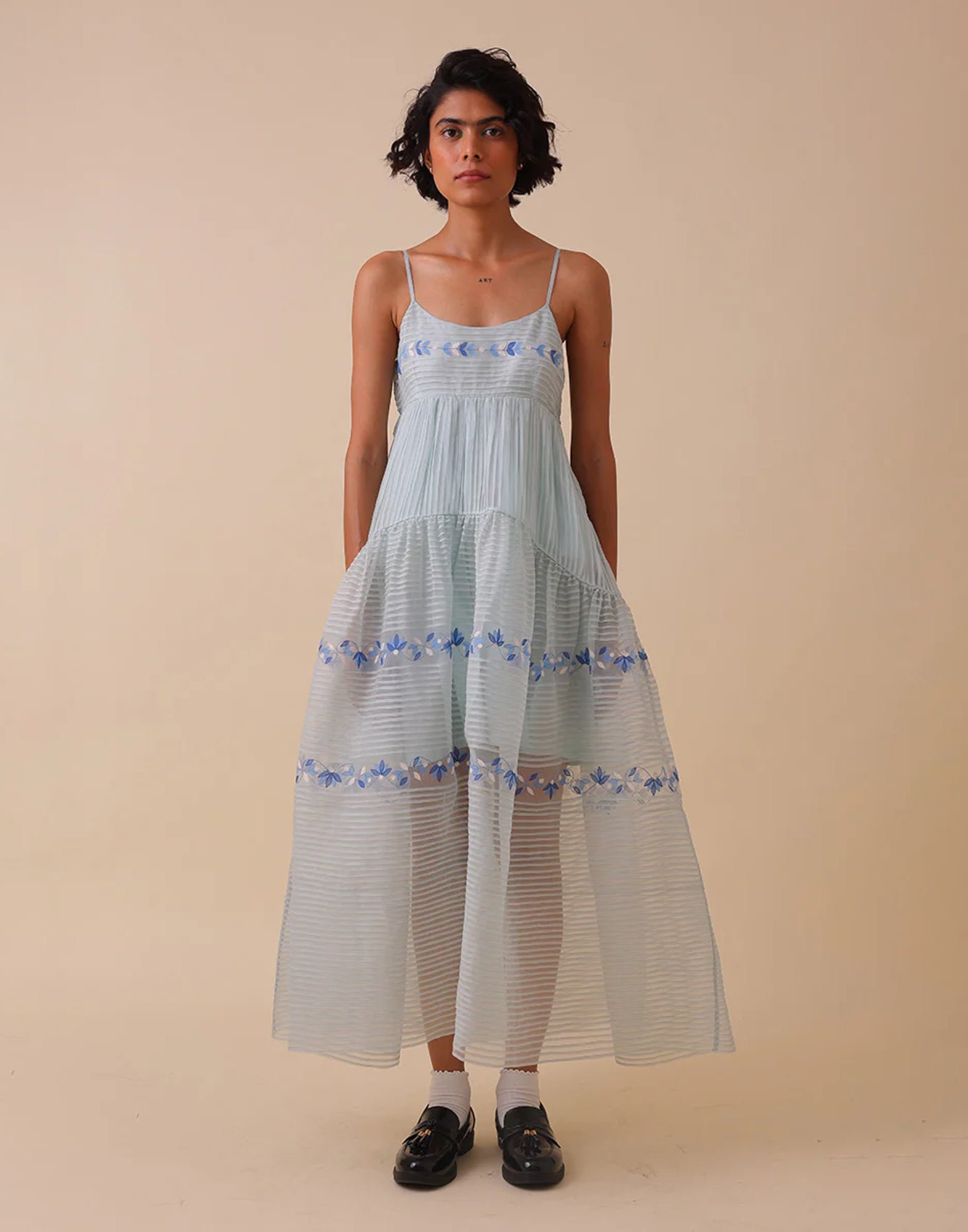 SWGT Abito in Cotone con Ricami e Pintuck Blu