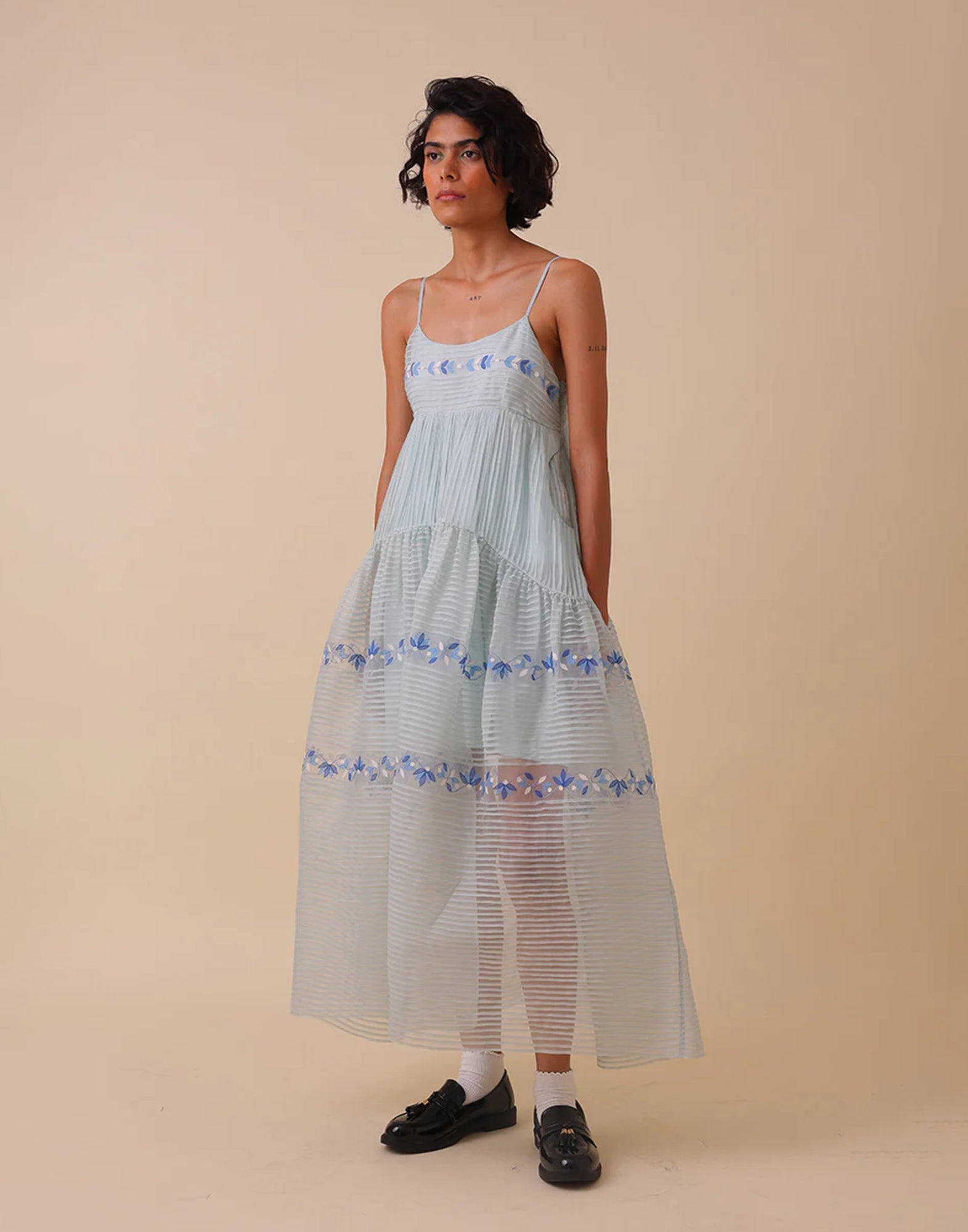 SWGT Abito in Cotone con Ricami e Pintuck Blu