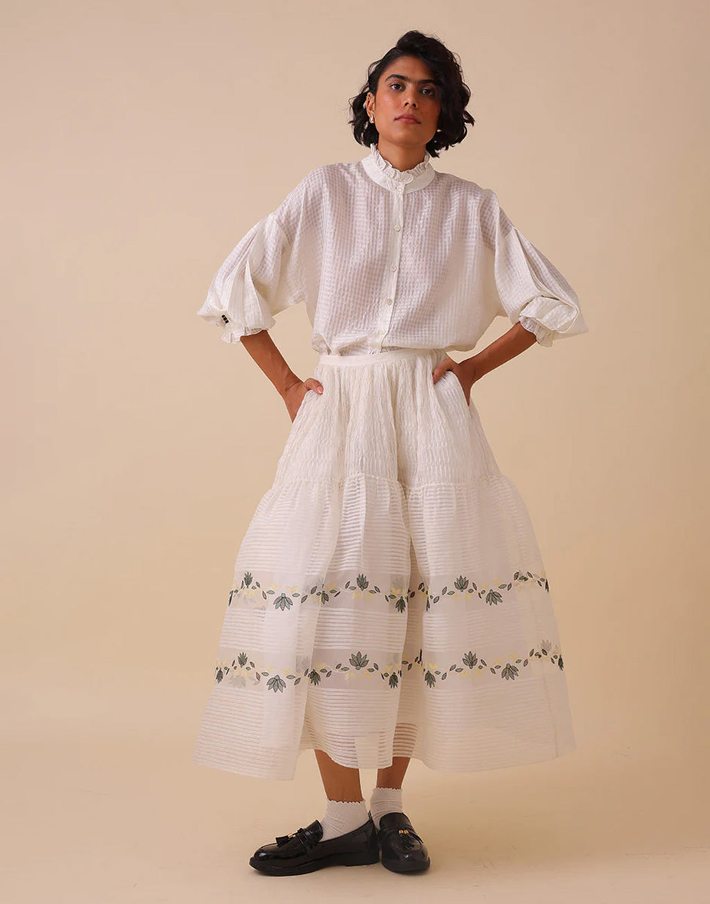 SWGT Gonna in Organza di Seta con Ricami Bianca