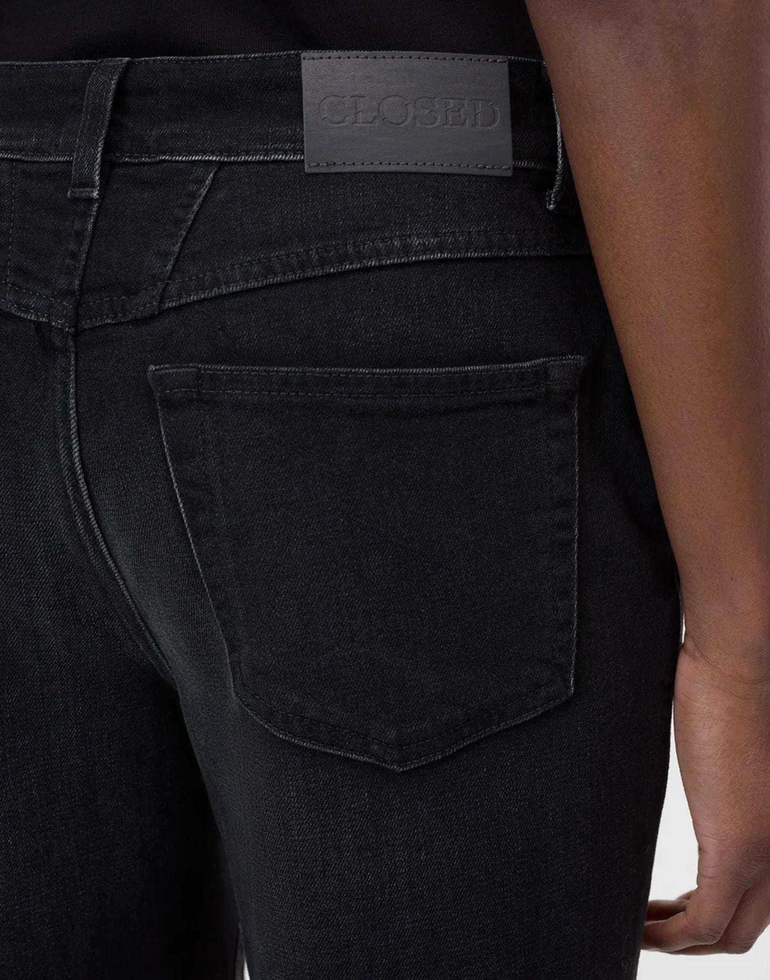 CLOSED Milo Jeans Straight Fit in Denim Nero Stretch