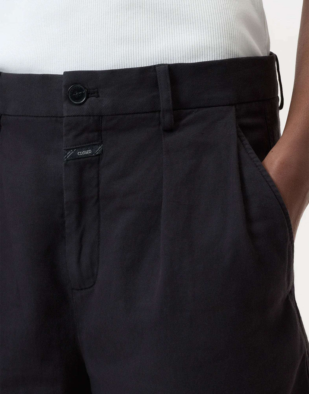CLOSED Revyl Shorts in Cotone e Lino con Pinces Neri