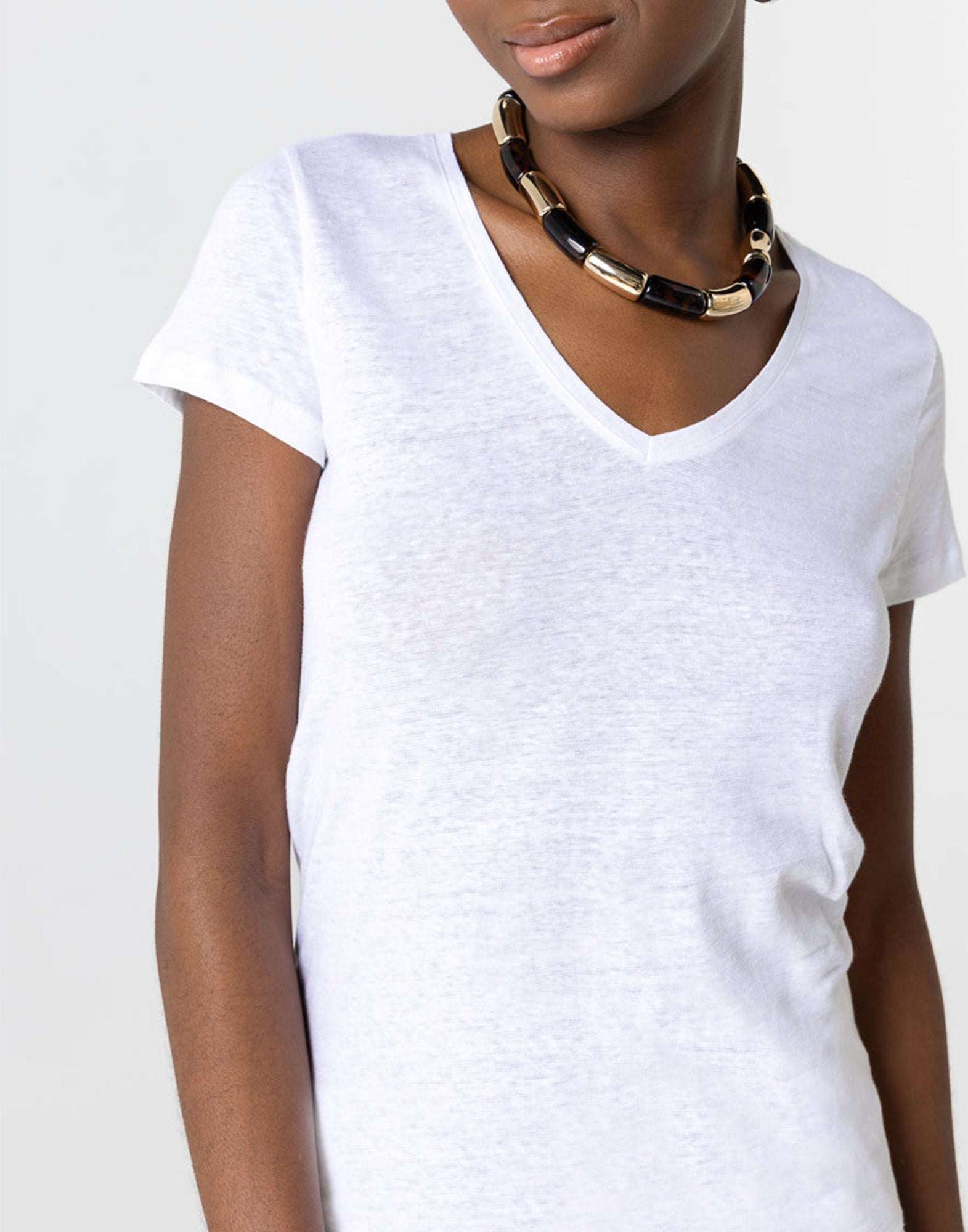 MAJESTIC FILATURES T-Shirt Scollo a V in Cotone Deluxe Bianca