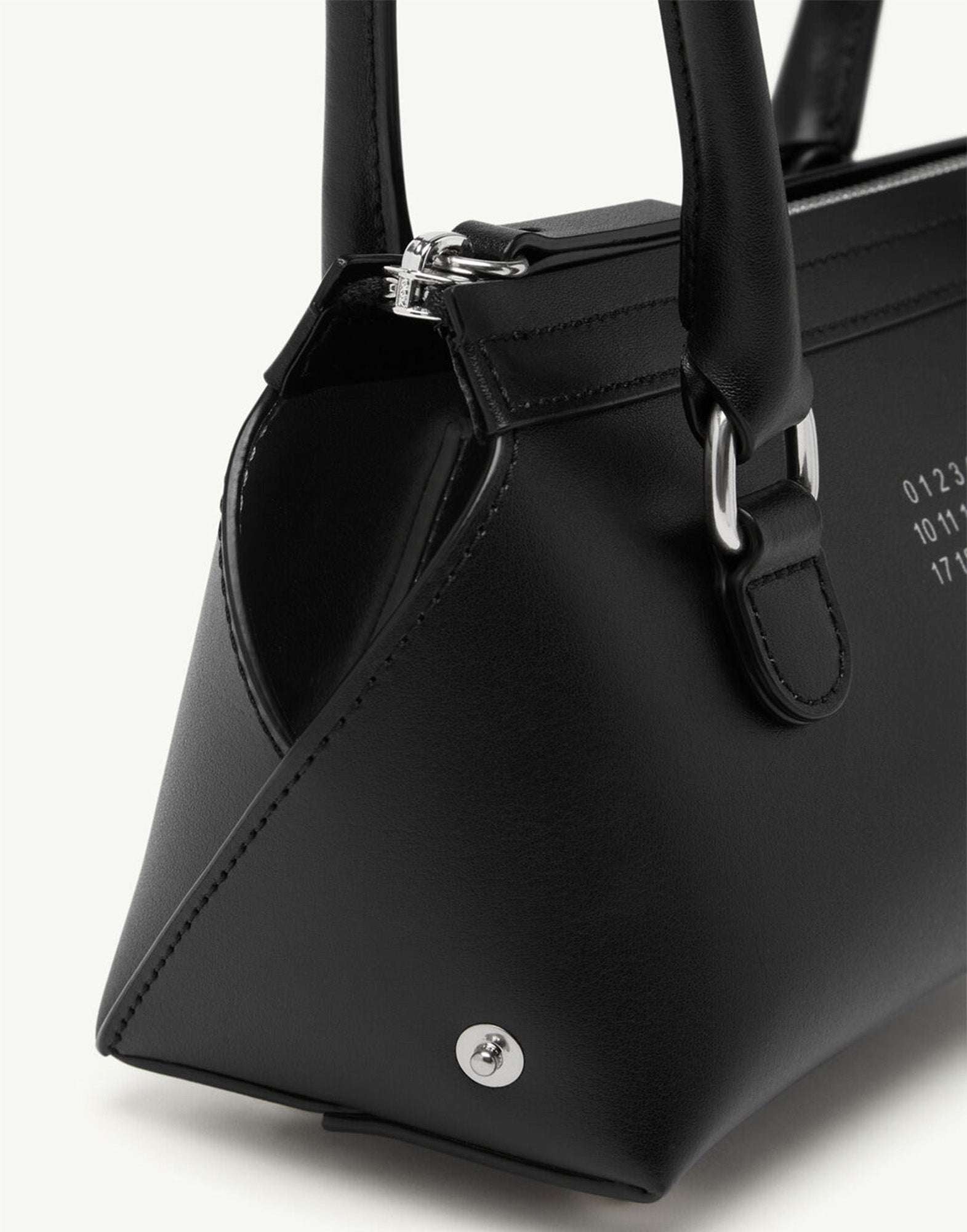 MM6 MAISON MARGIELA Bauletto Shoulder Bag in Pelle Liscia Black
