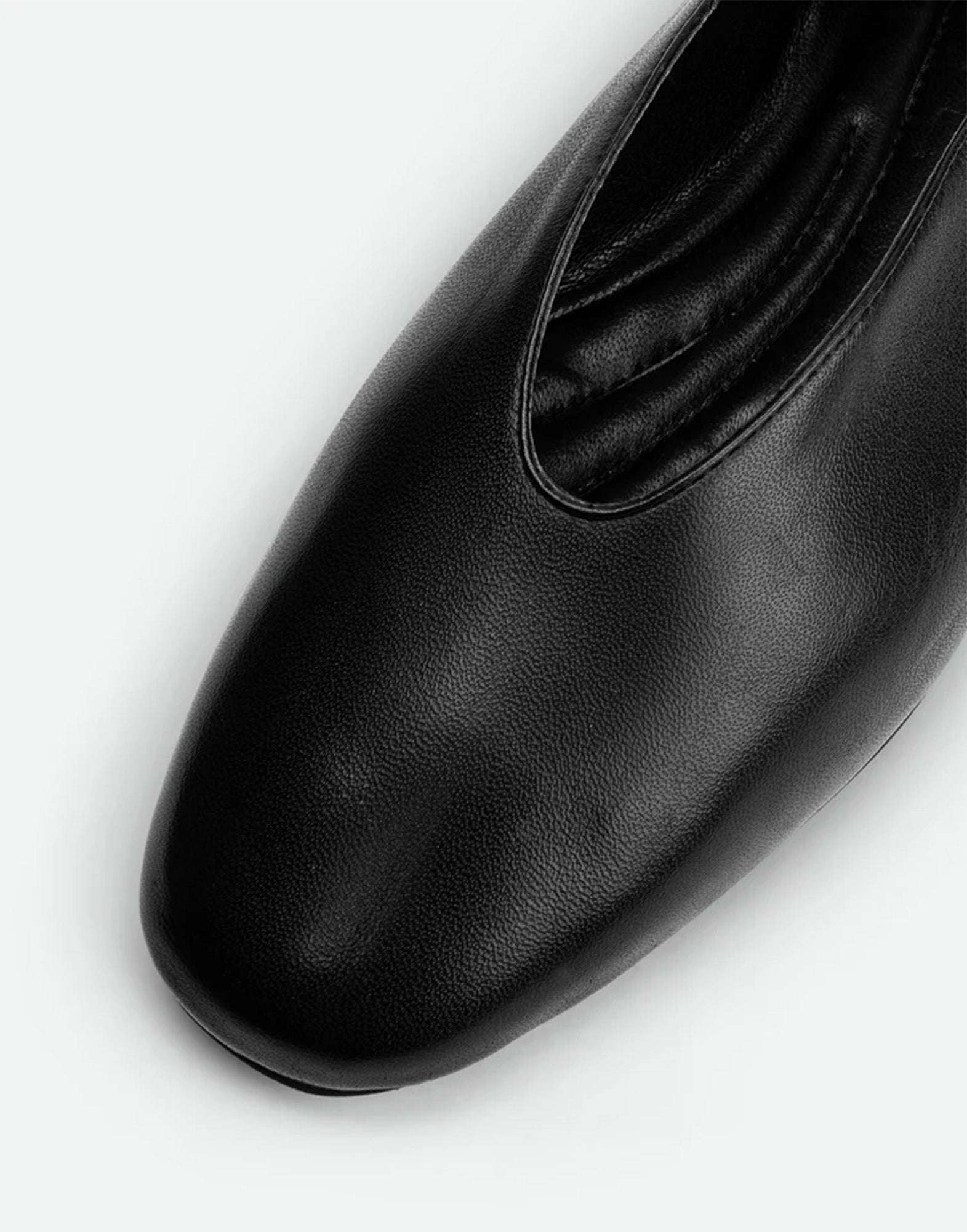 POEVE Reese Ballerine in Nappa con Punta Almond Nere