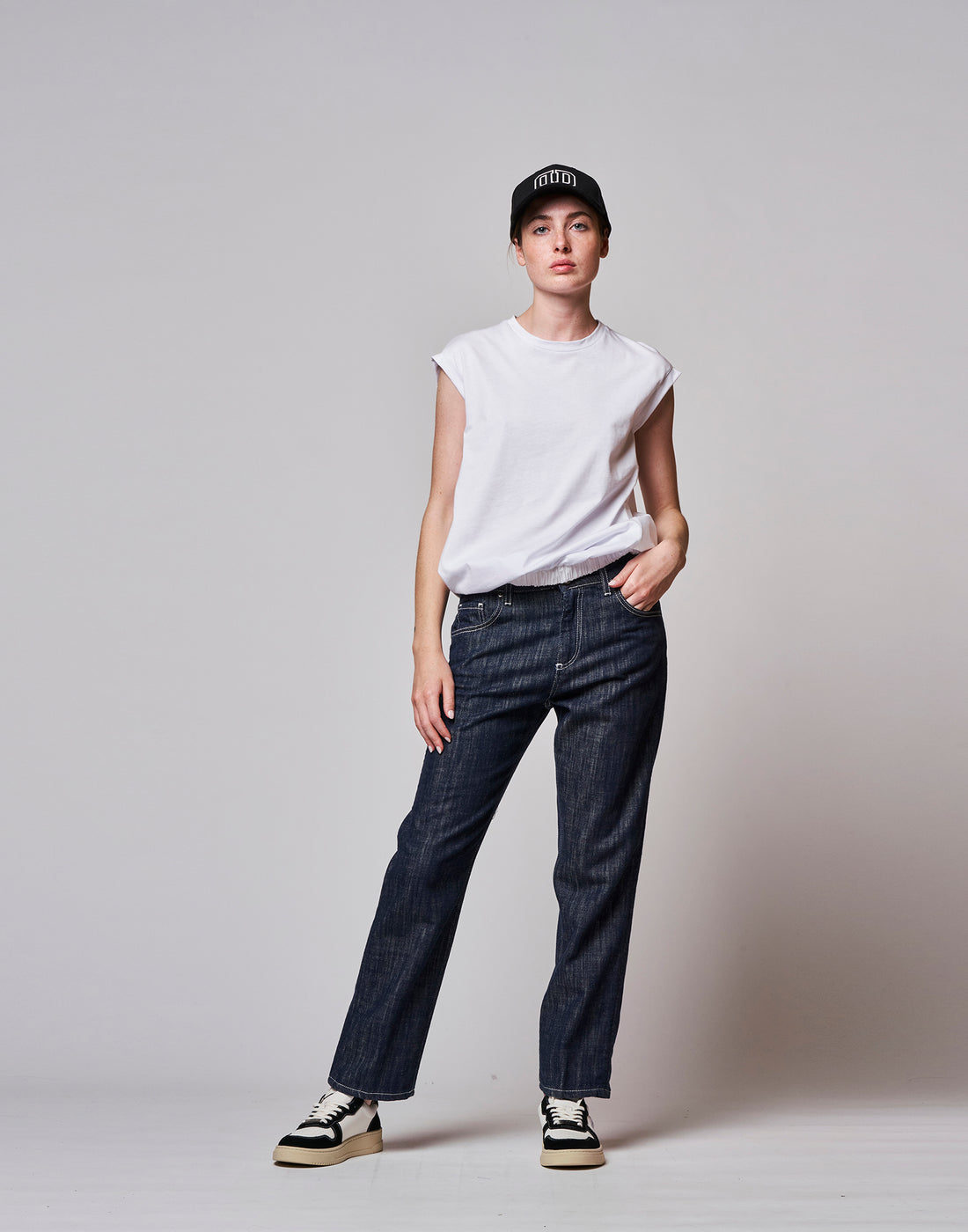 DOUUOD T-shirt Smanicata Bianca