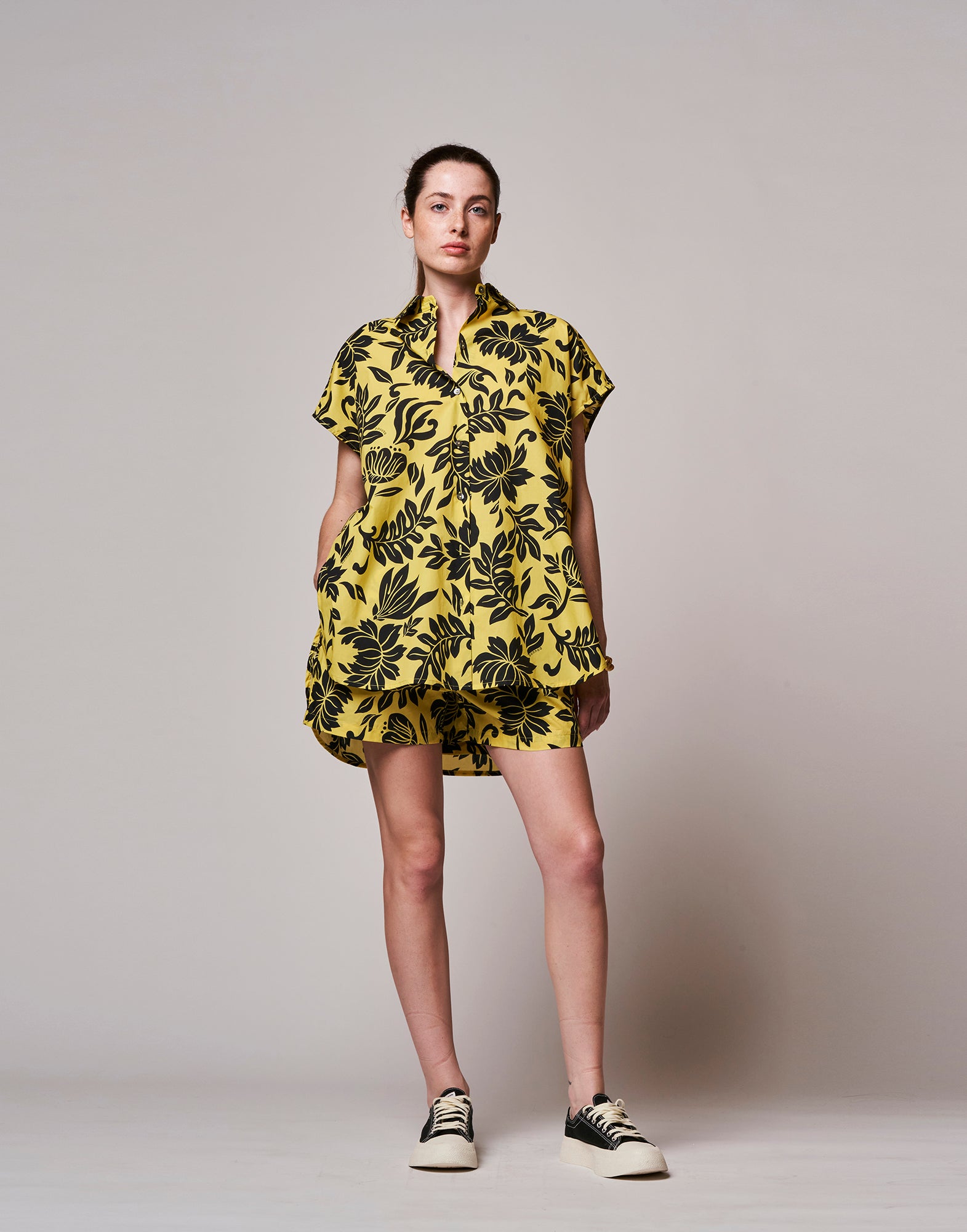 DOUUOD Camicia con Stampa Smanicata