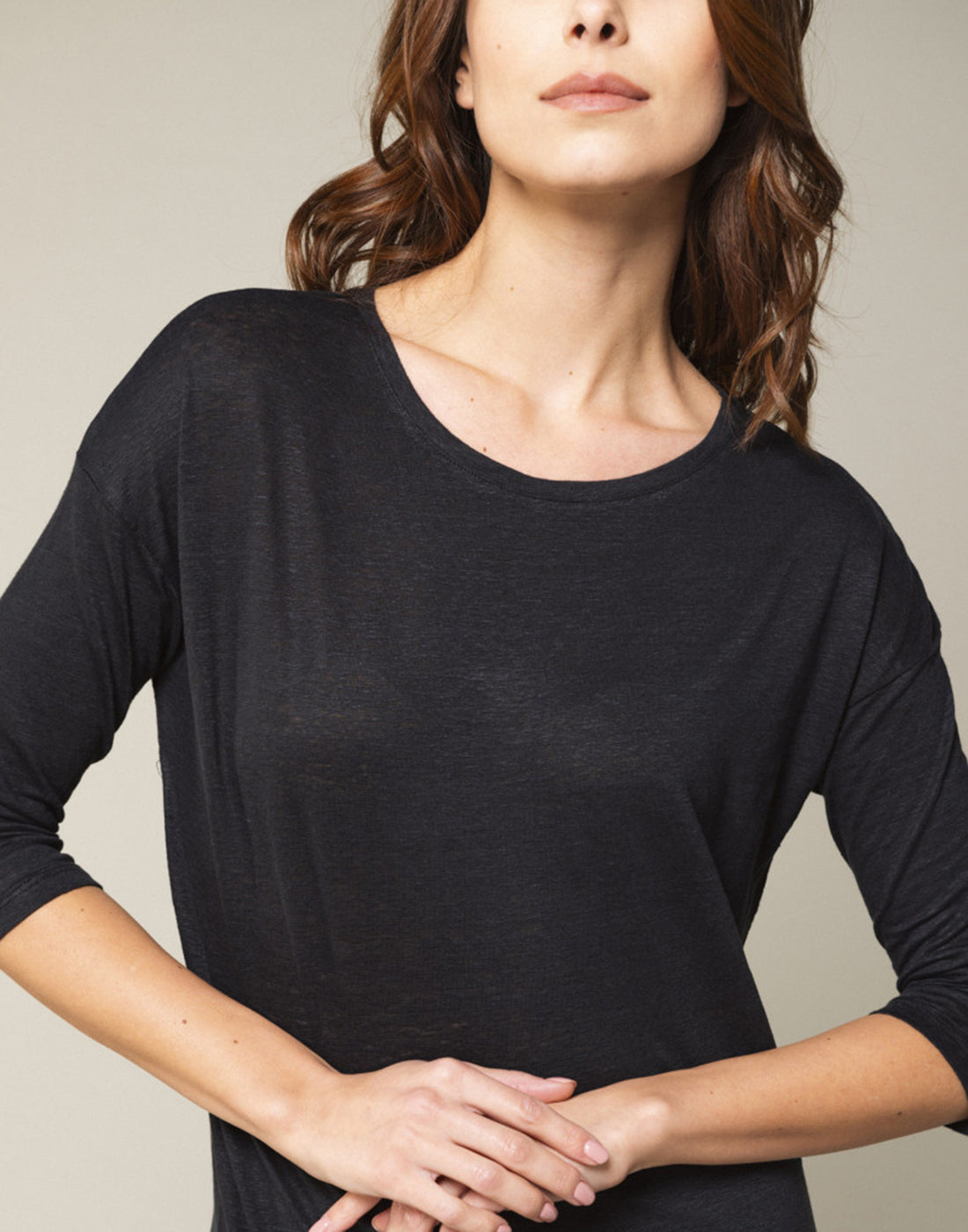 MAJESTIC FILATURES T-shirt Over in Lino Nera