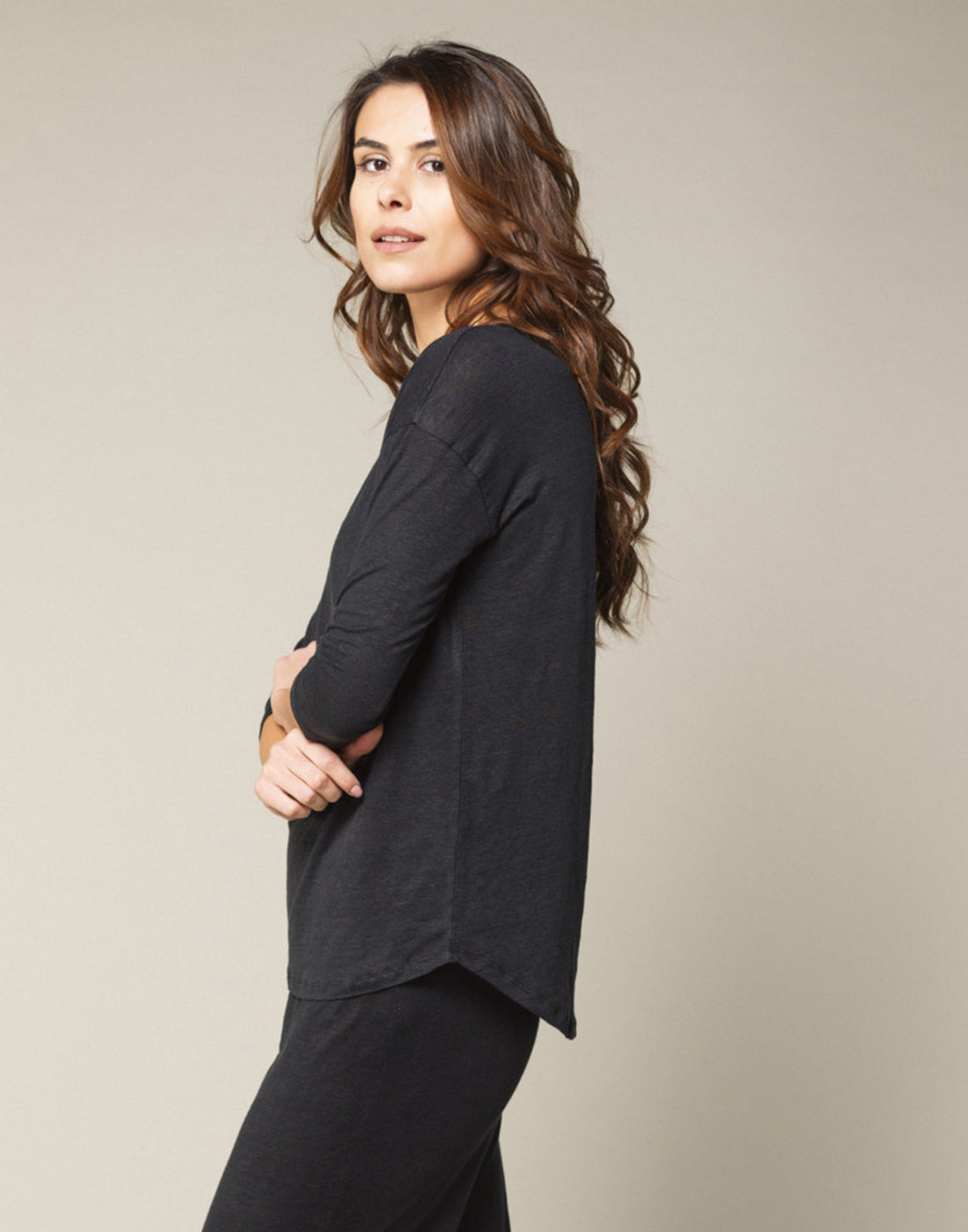 MAJESTIC FILATURES T-shirt Over in Lino Nera
