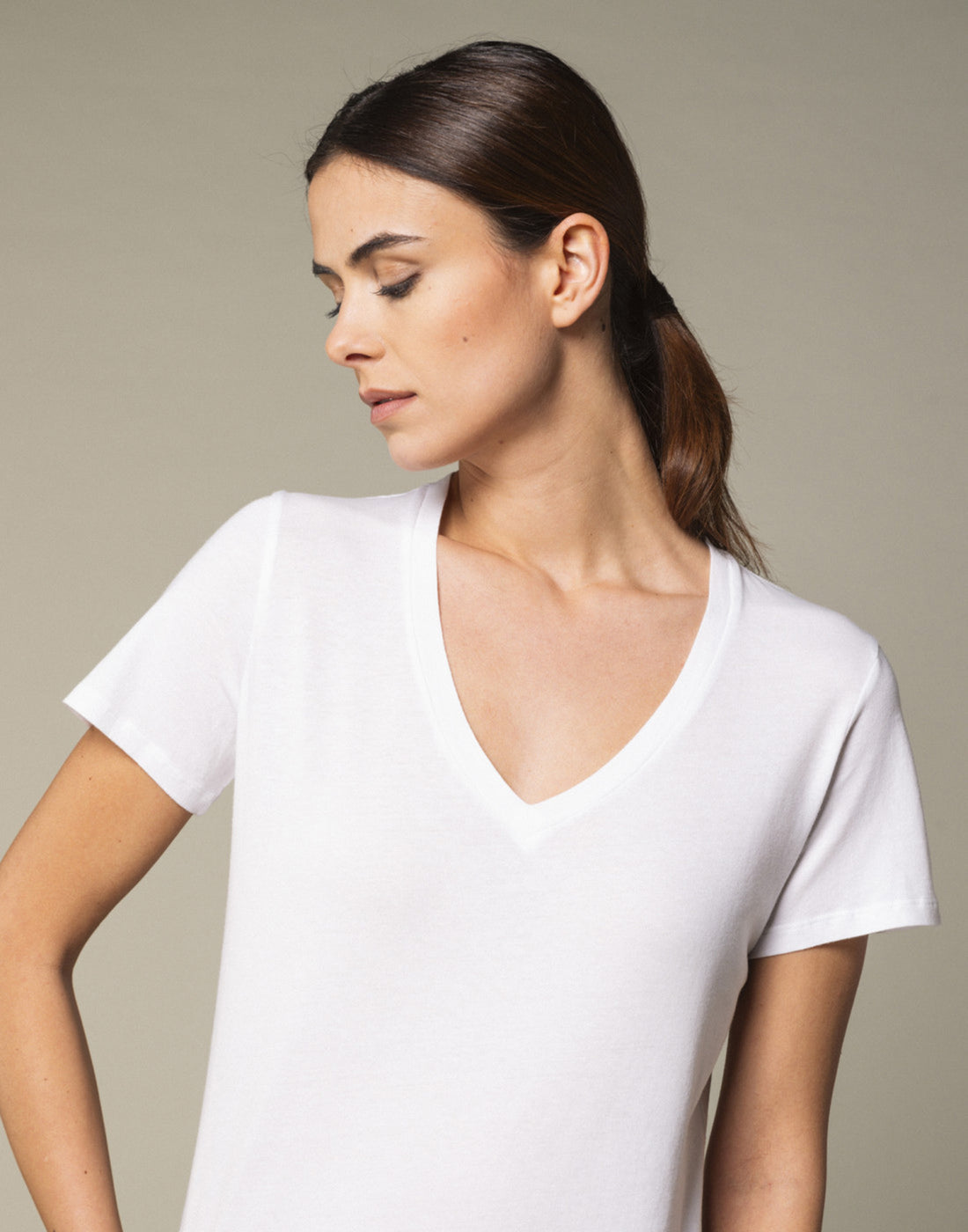 MAJESTIC FILATURES T-shirt Scollo a V in Cotone Silk Touch Bianca