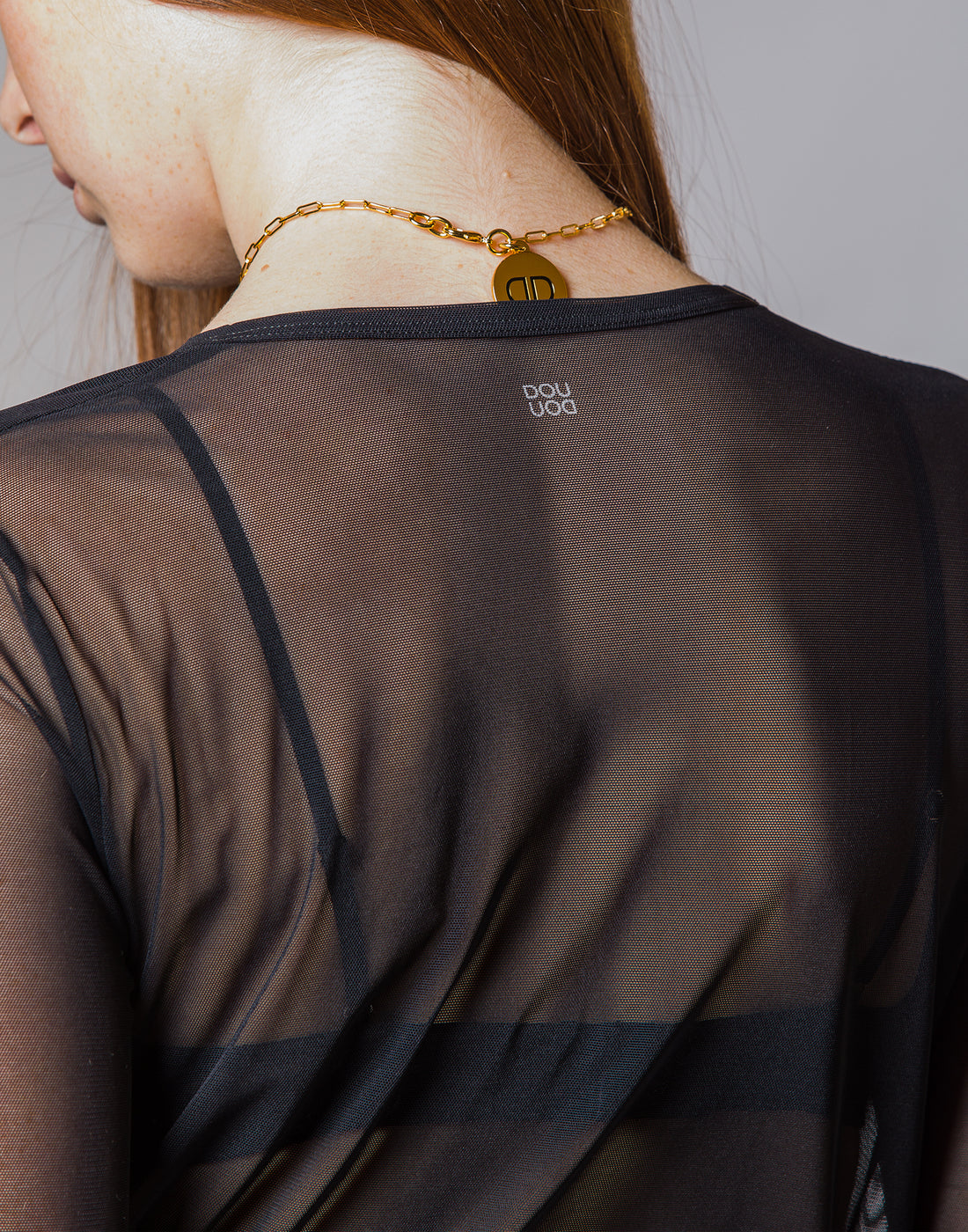 DOUUOD T-shirt Manica Lunga in Tulle Nera